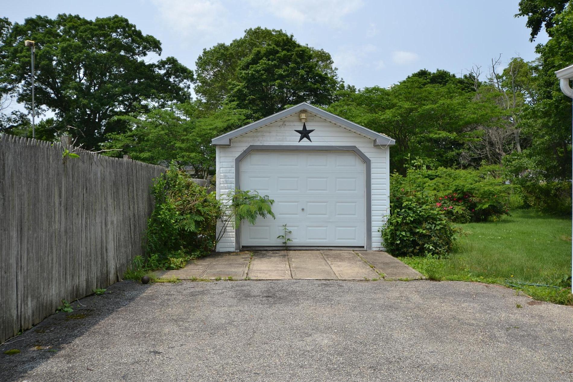 Single Family Thompson  Suffolk County, NY 11706, MLS-872191-13