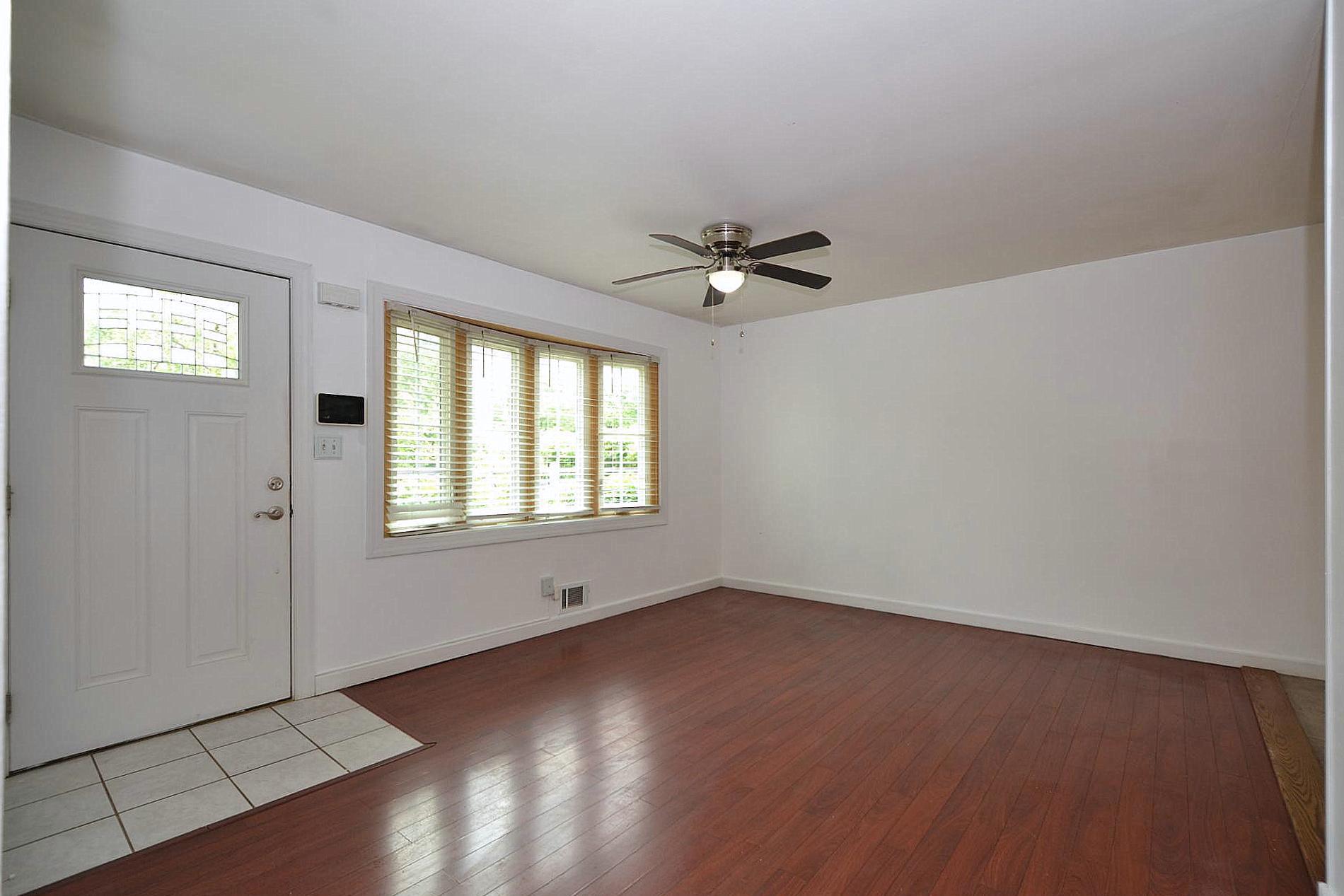 Single Family Thompson  Suffolk County, NY 11706, MLS-872191-3