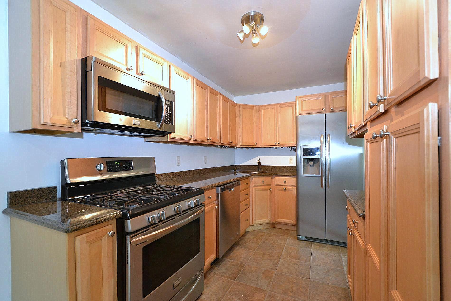 Single Family Thompson  Suffolk County, NY 11706, MLS-872191-5