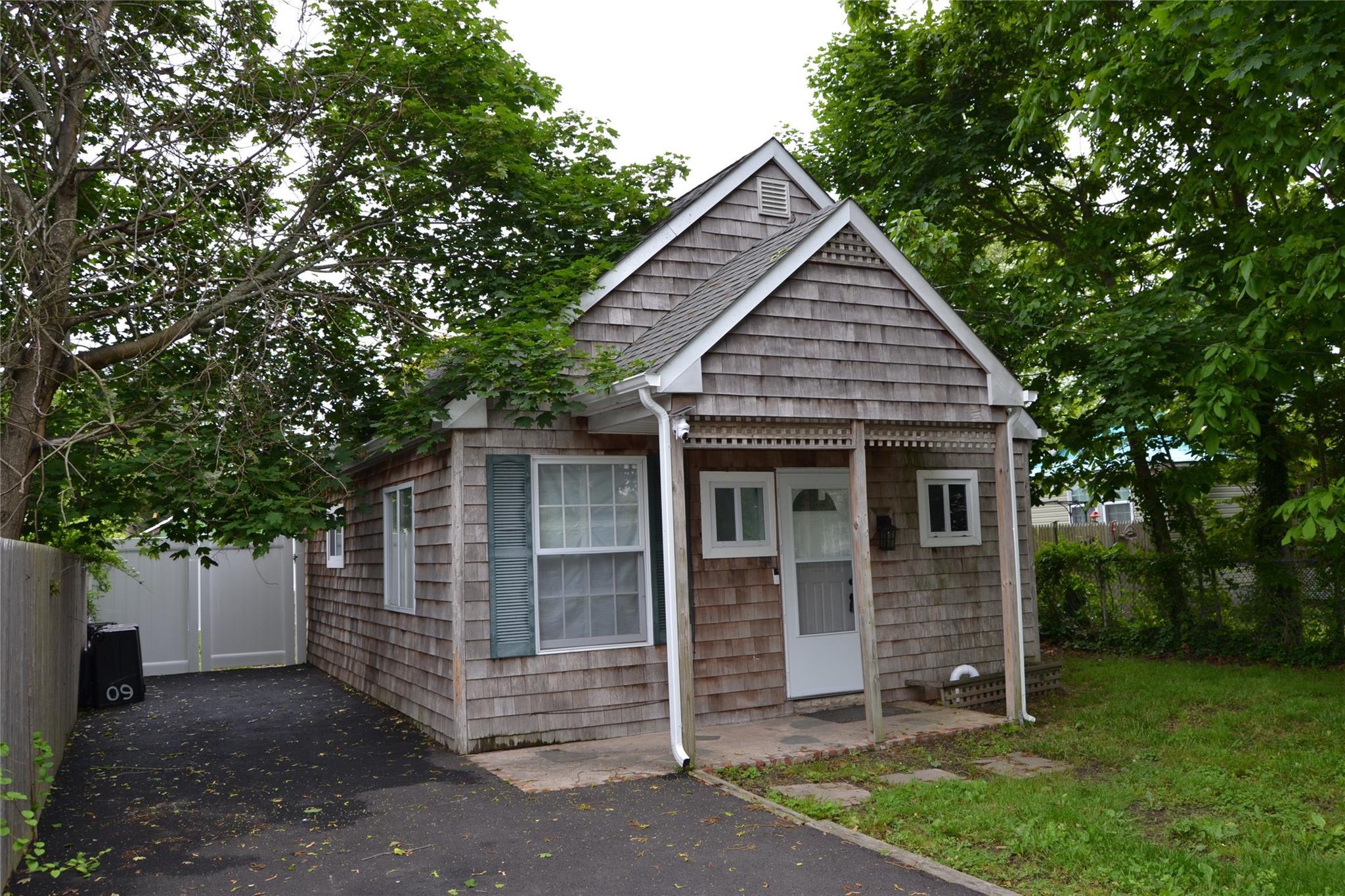 Single Family Huguenot  Suffolk County, NY 11951, MLS-872203-3