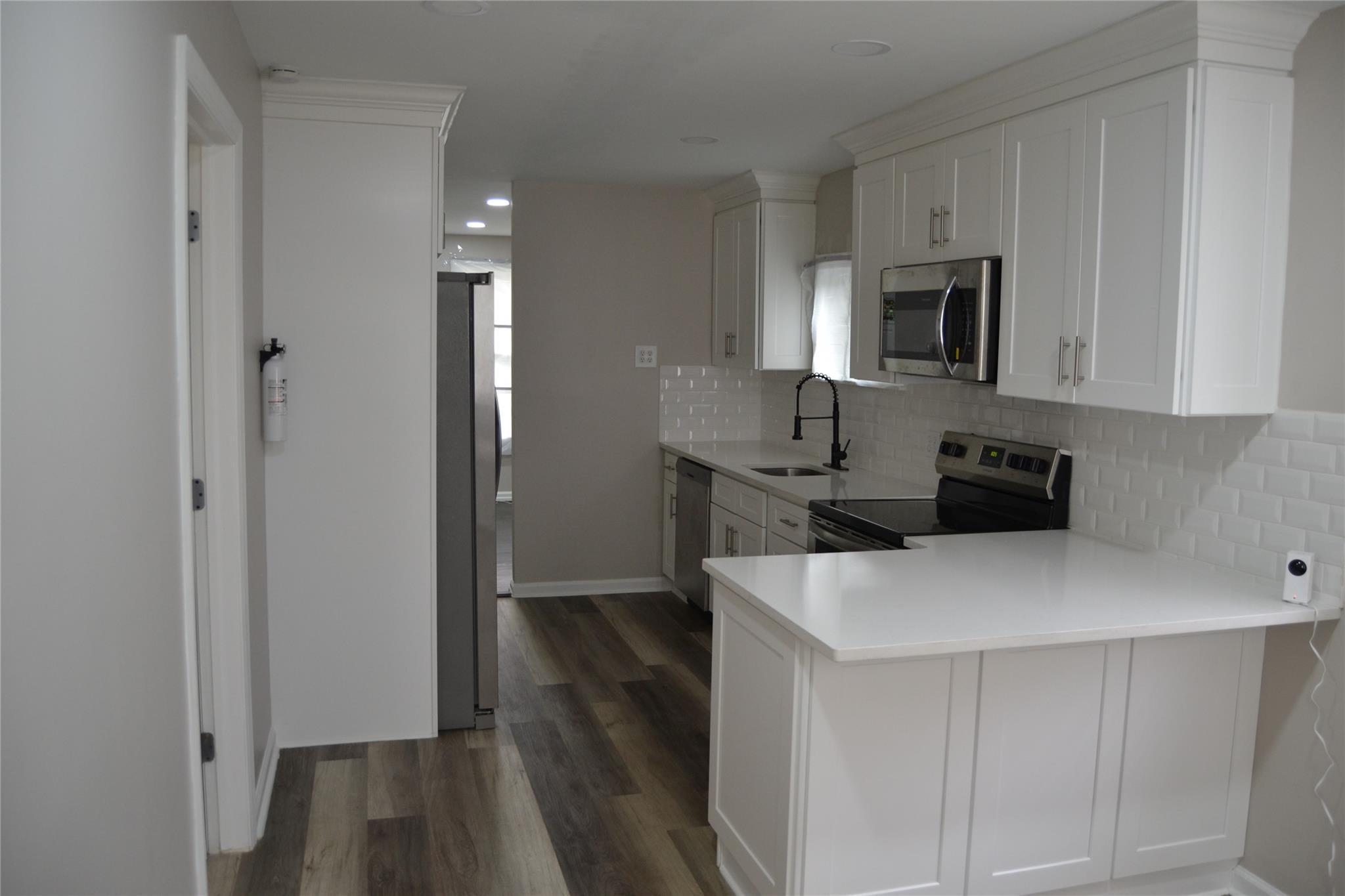 Single Family Huguenot  Suffolk County, NY 11951, MLS-872203-8
