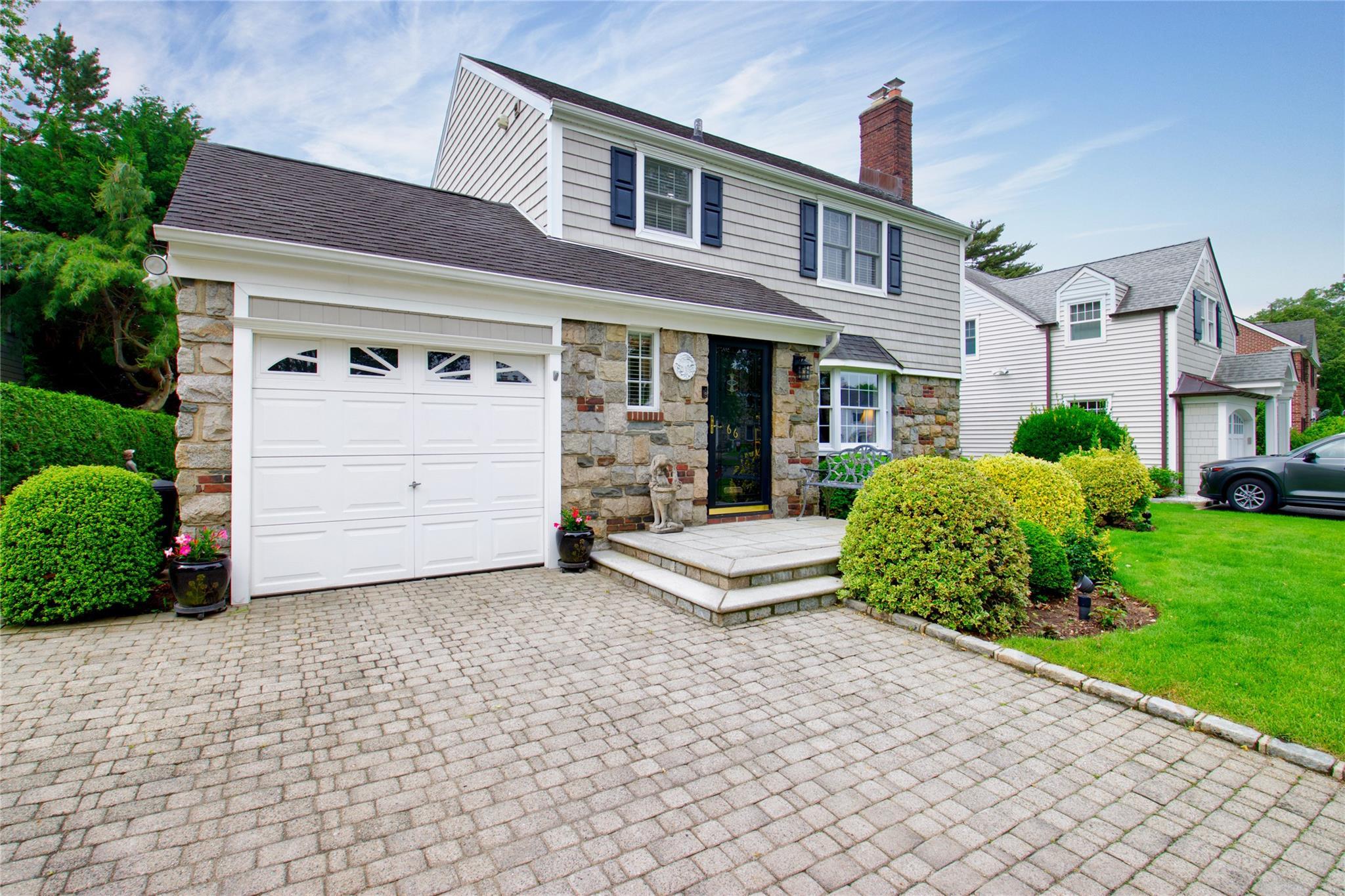 Single Family Huntington  Nassau County, NY 11530, MLS-872217-2