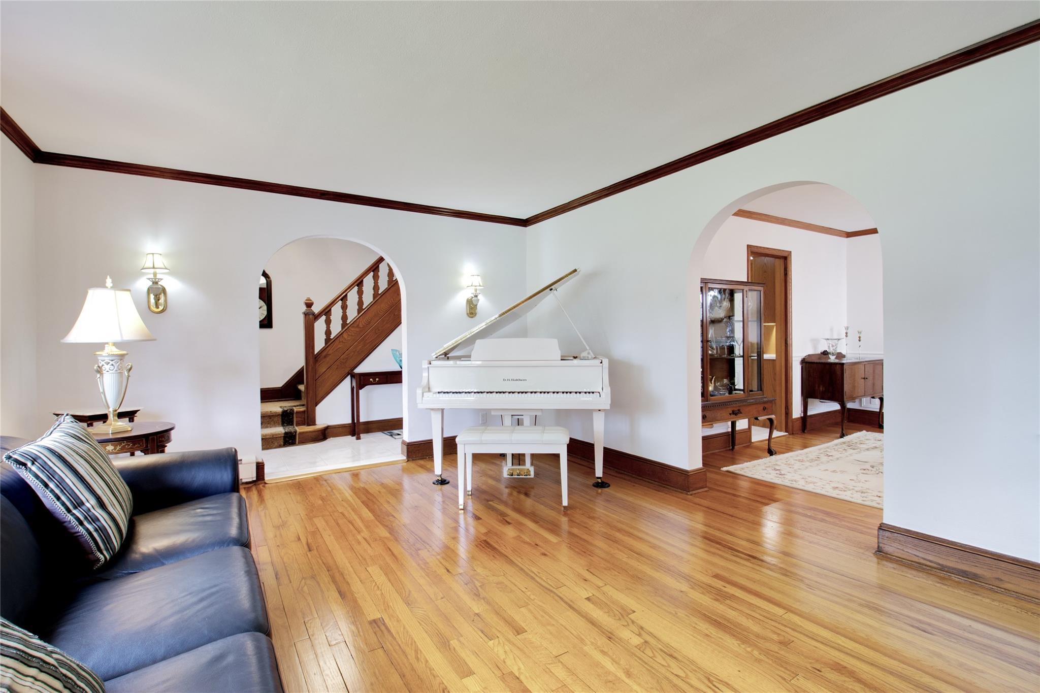 Single Family Huntington  Nassau County, NY 11530, MLS-872217-8