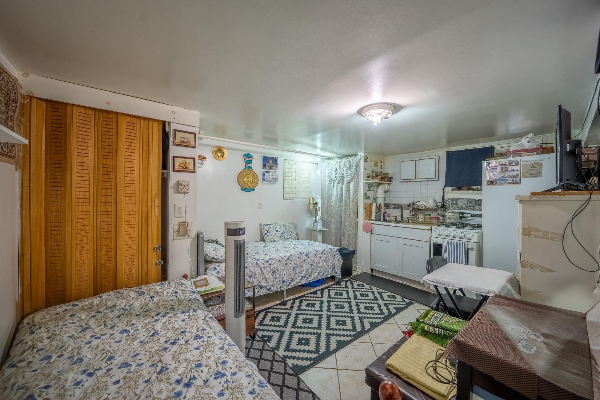 Single Family Brighton 10th  Brooklyn, NY 11235, MLS-872275-34