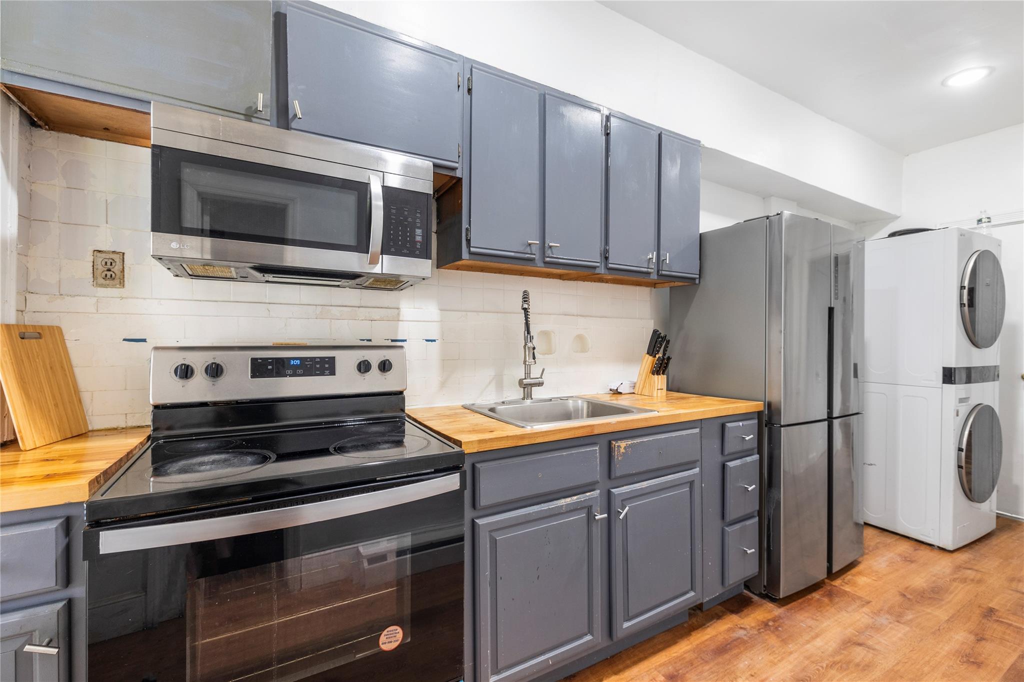 Single Family 87th  Queens, NY 11372, MLS-872278-15
