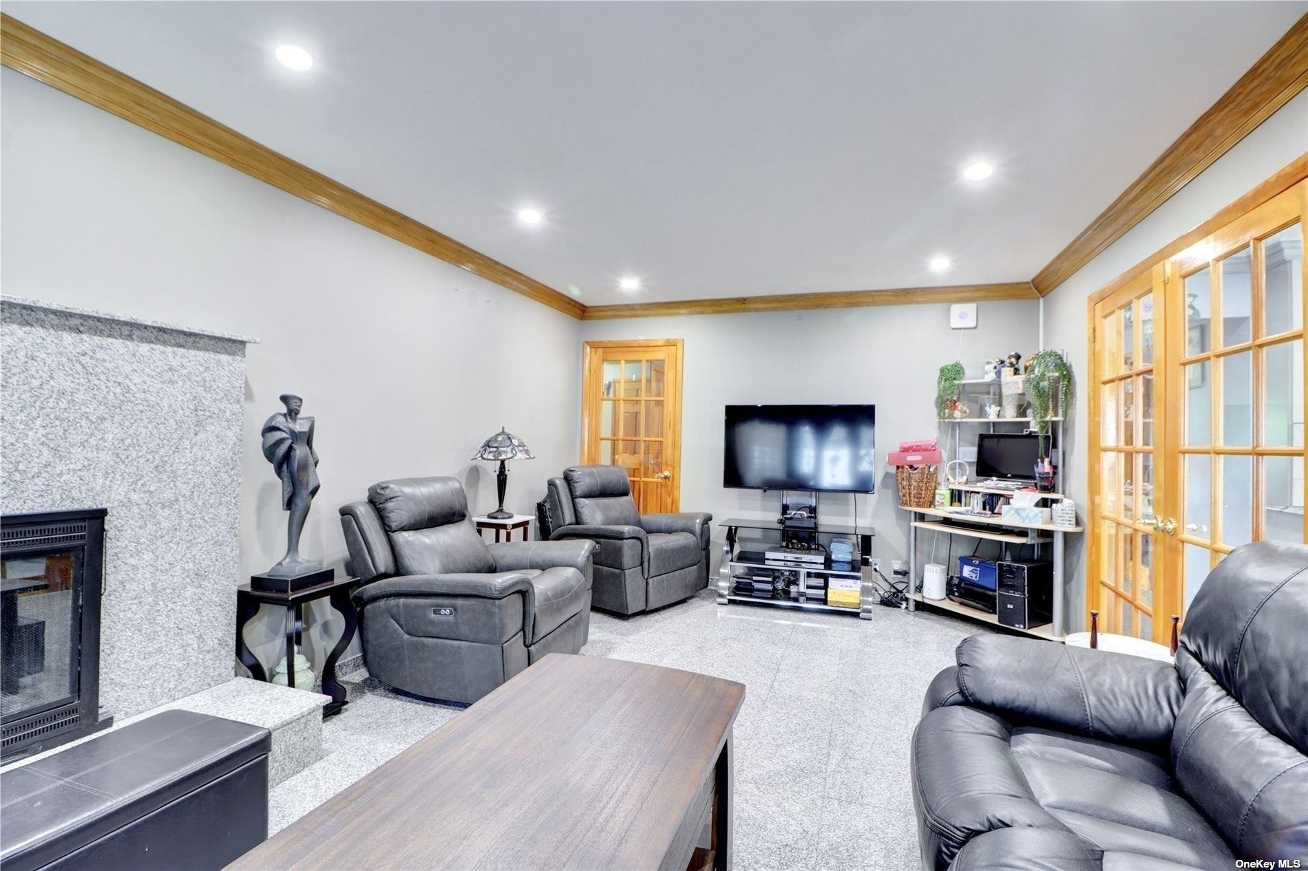 Single Family Cold Spring  Nassau County, NY 11791, MLS-872298-10