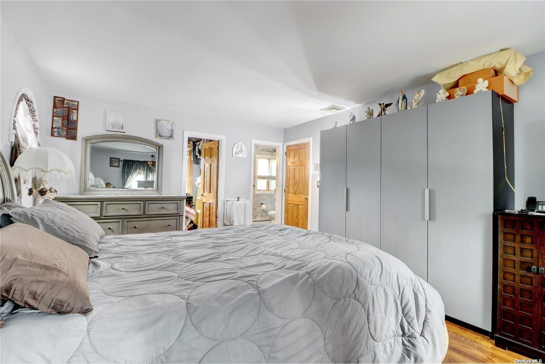 Single Family Cold Spring  Nassau County, NY 11791, MLS-872298-17