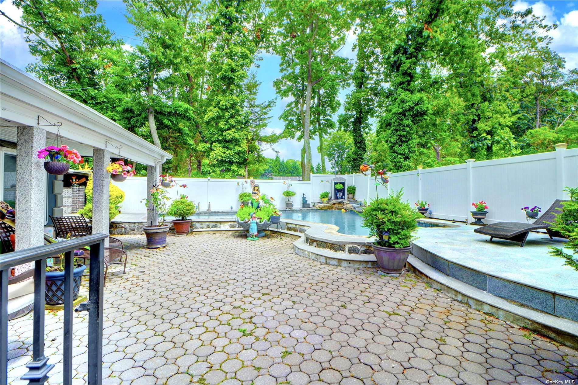 Single Family Cold Spring  Nassau County, NY 11791, MLS-872298-4