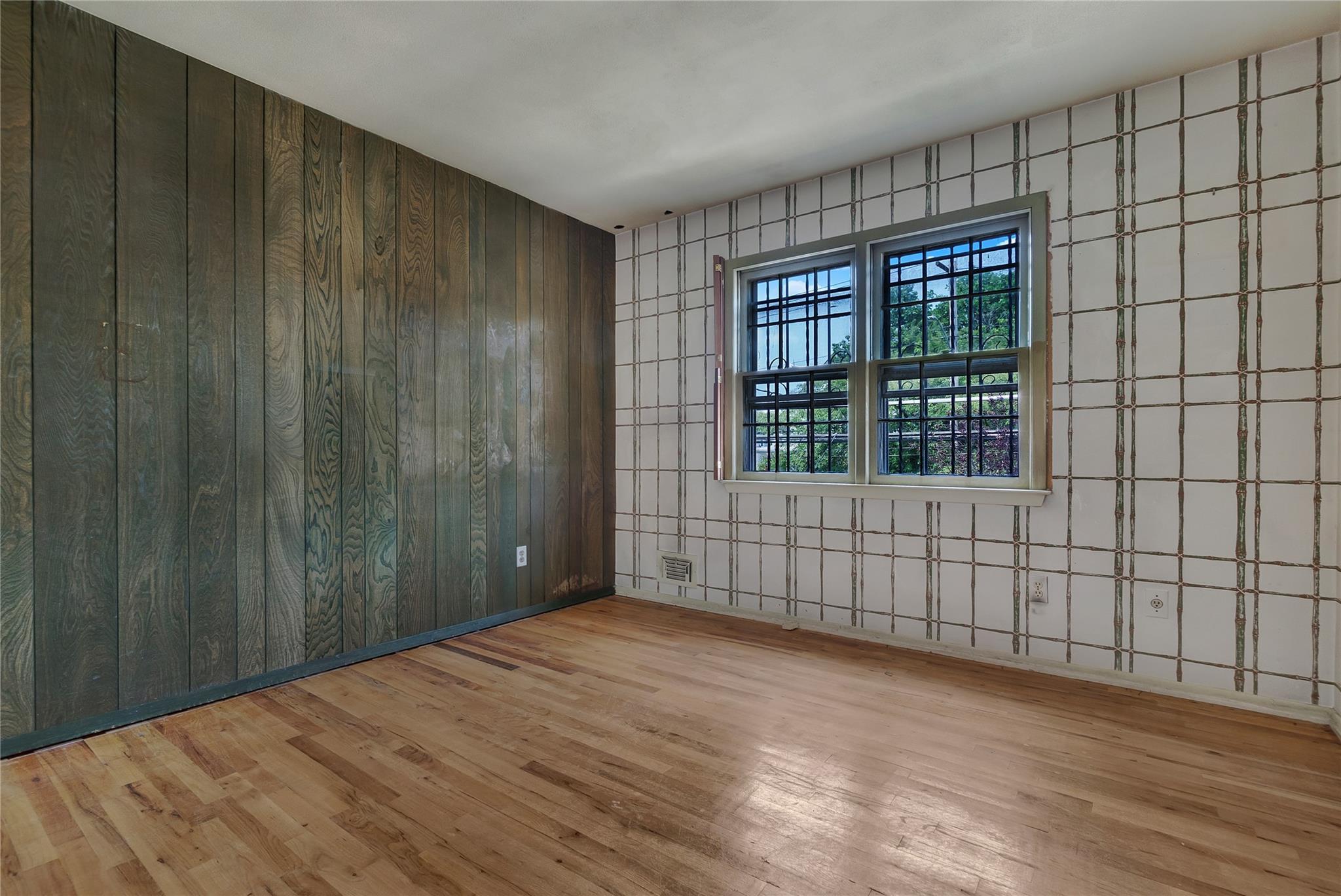 Single Family Mott  Queens, NY 11691, MLS-872309-10