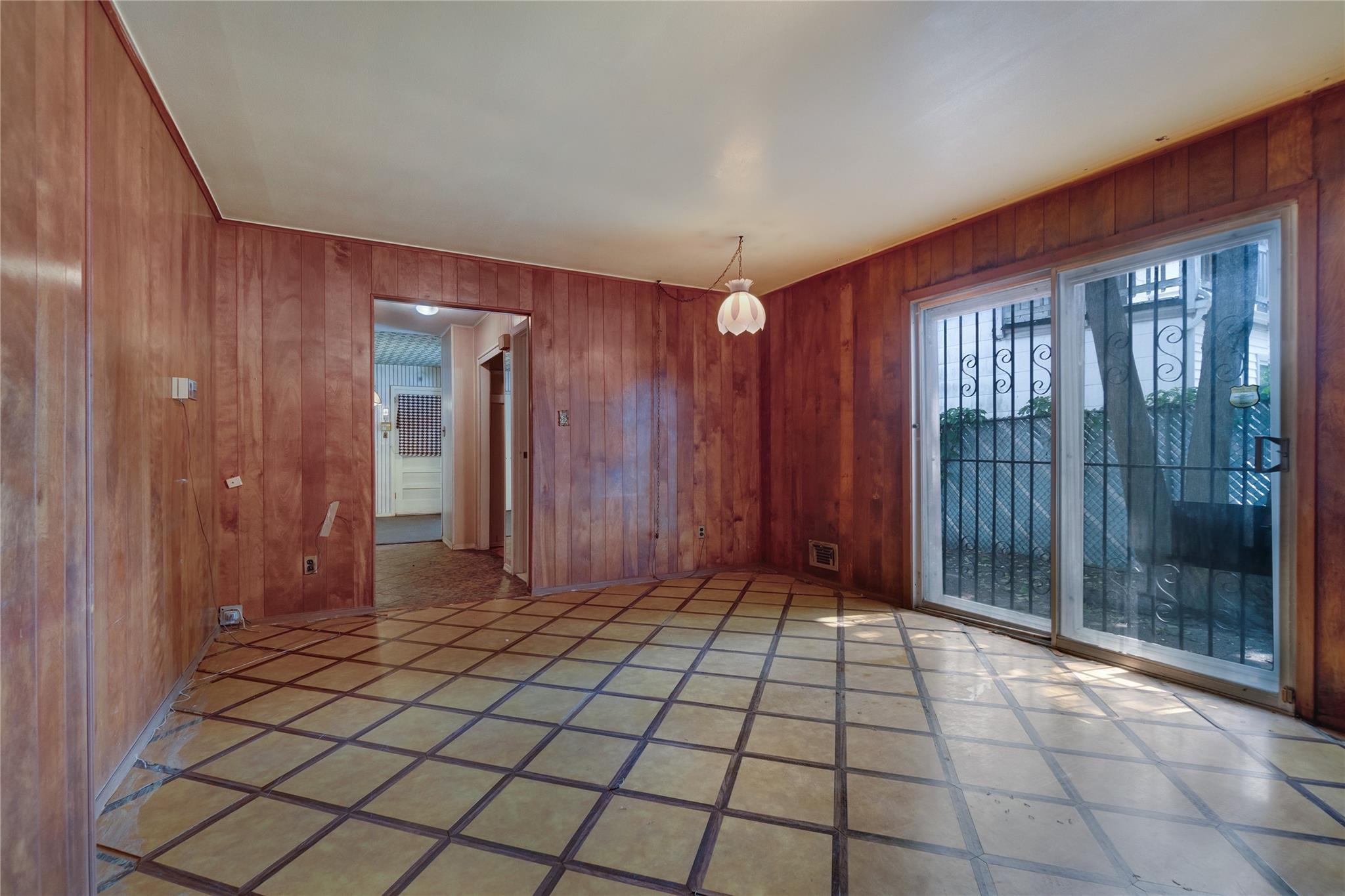 Single Family Mott  Queens, NY 11691, MLS-872309-5