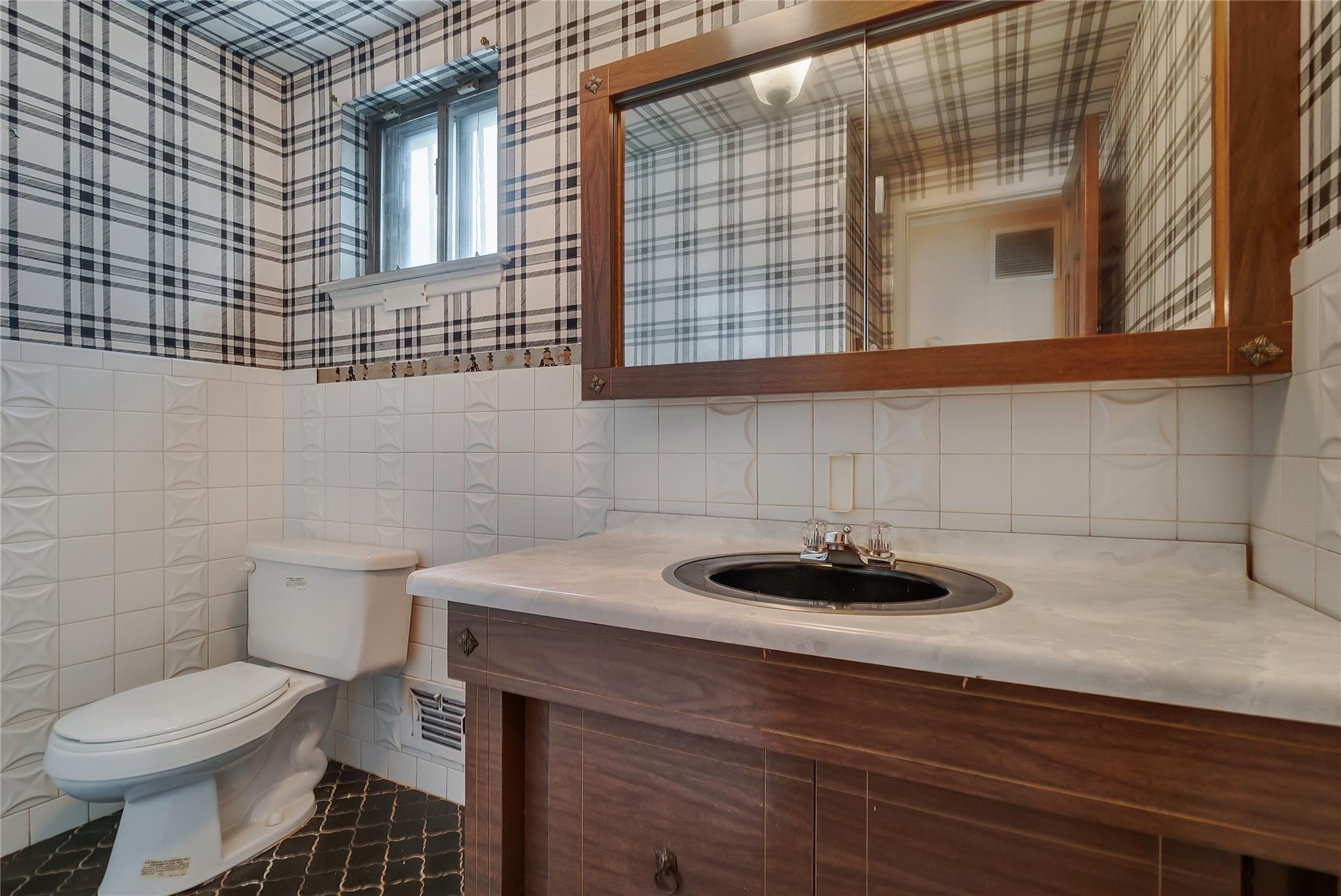 Single Family Mott  Queens, NY 11691, MLS-872309-7