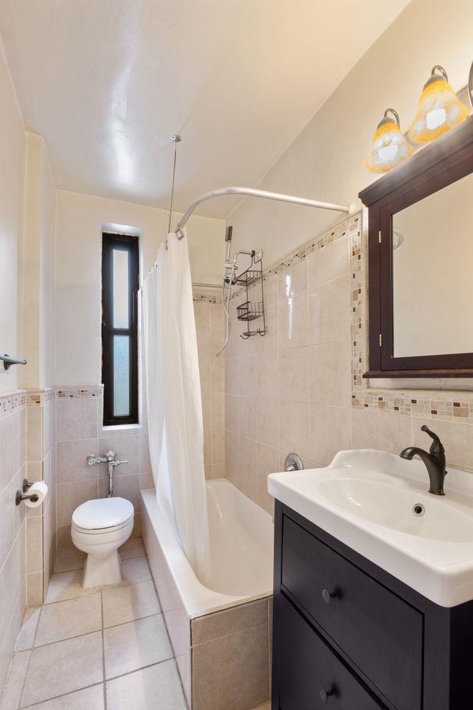 Coop Grand Concourse  Bronx, NY 10451, MLS-872316-5