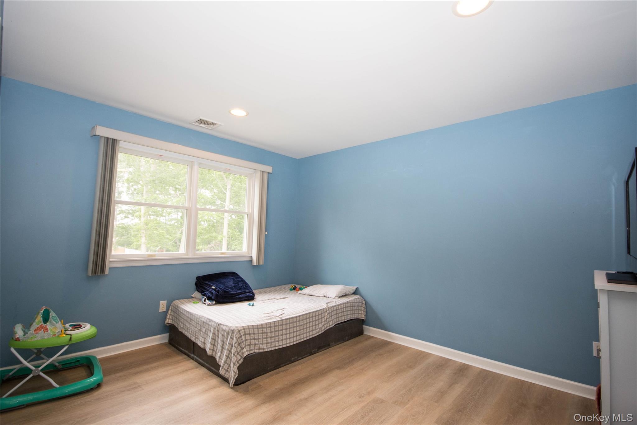 Single Family Woods  Suffolk County, NY 11933, MLS-872341-6