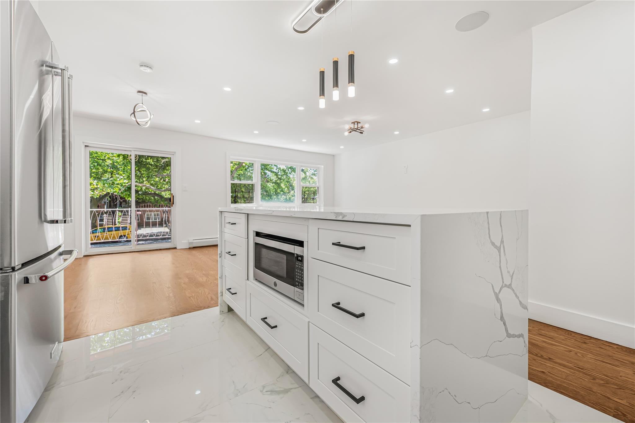 Single Family 80th  Brooklyn, NY 11236, MLS-872351-37