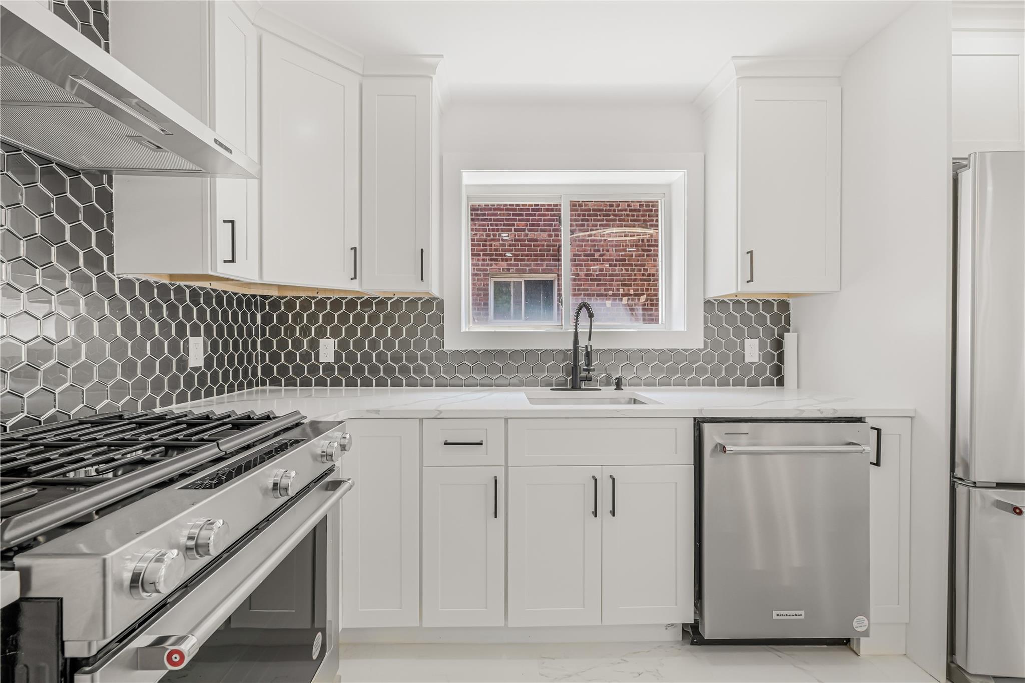 Single Family 80th  Brooklyn, NY 11236, MLS-872351-38