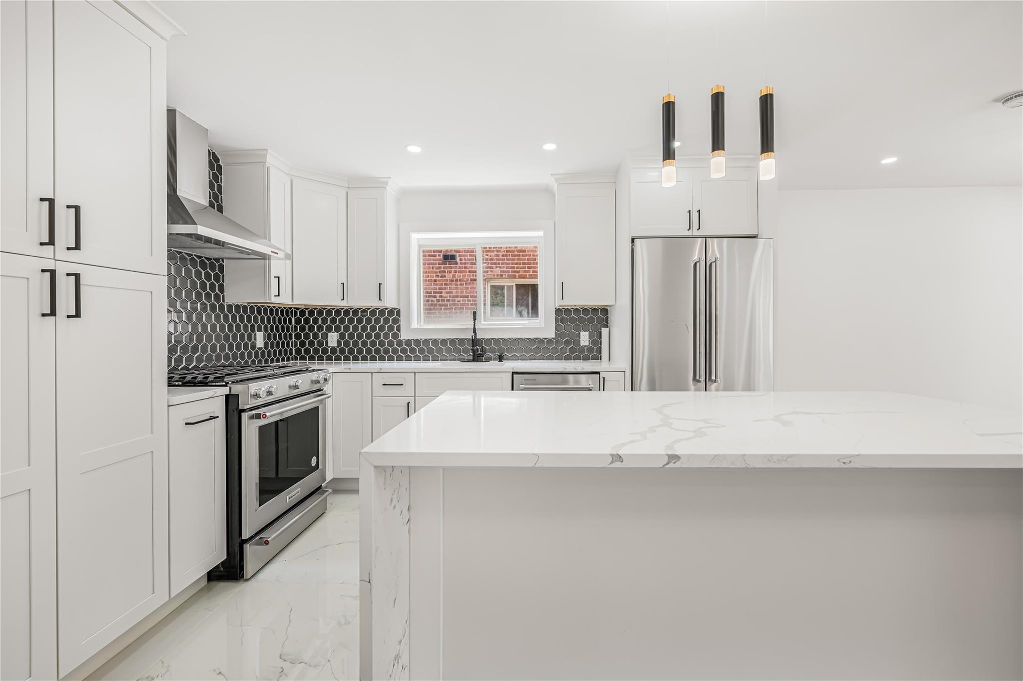 Single Family 80th  Brooklyn, NY 11236, MLS-872351-40