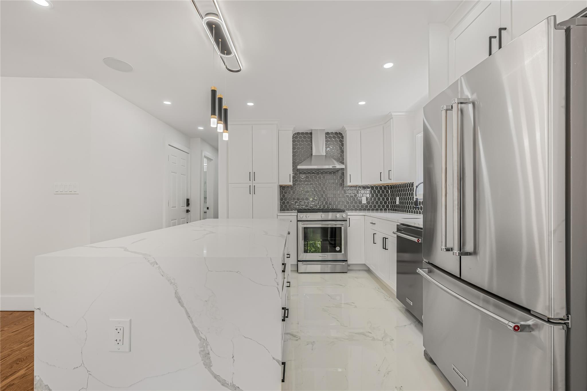 Single Family 80th  Brooklyn, NY 11236, MLS-872351-42
