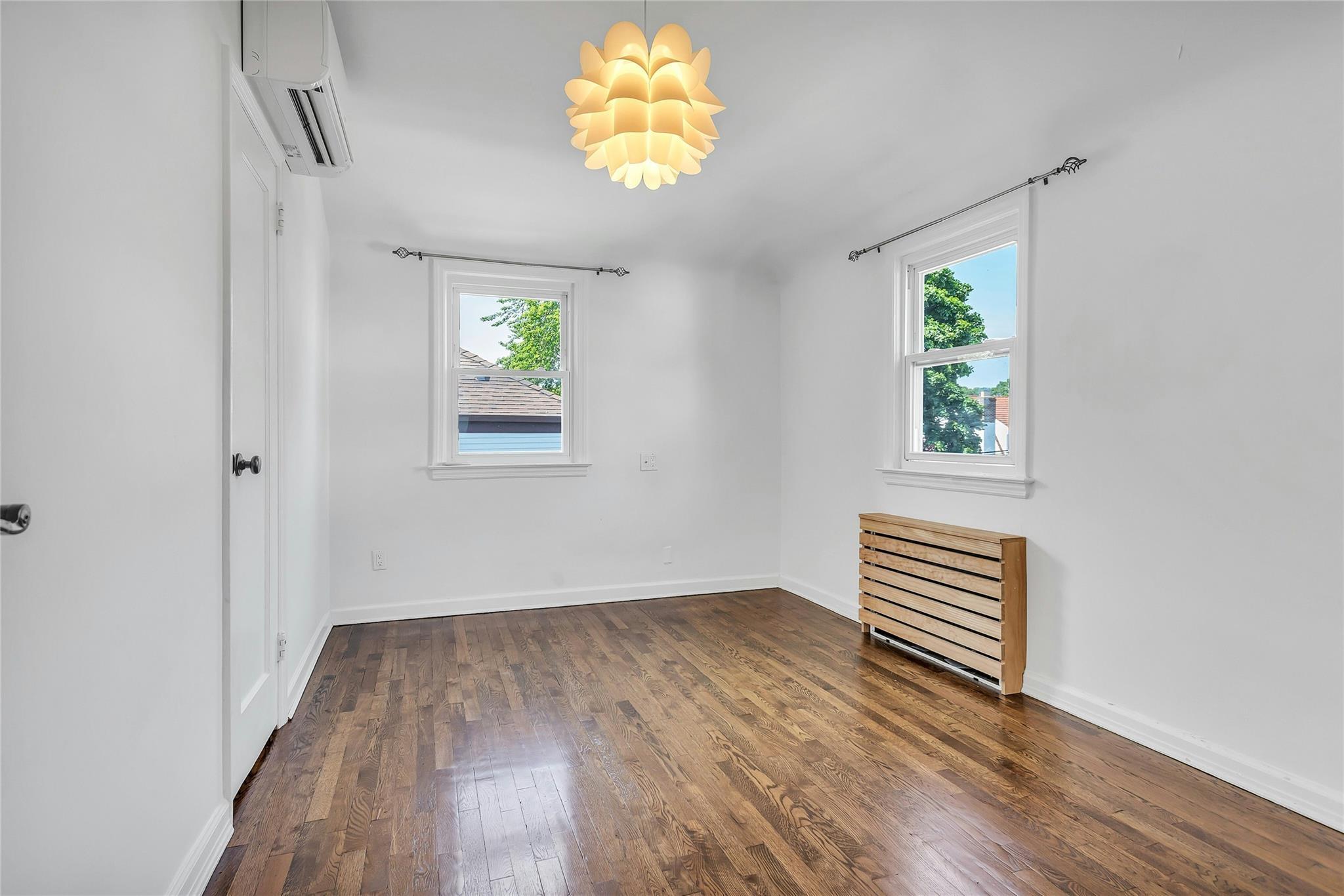 Single Family 211th  Queens, NY 11364, MLS-872400-11
