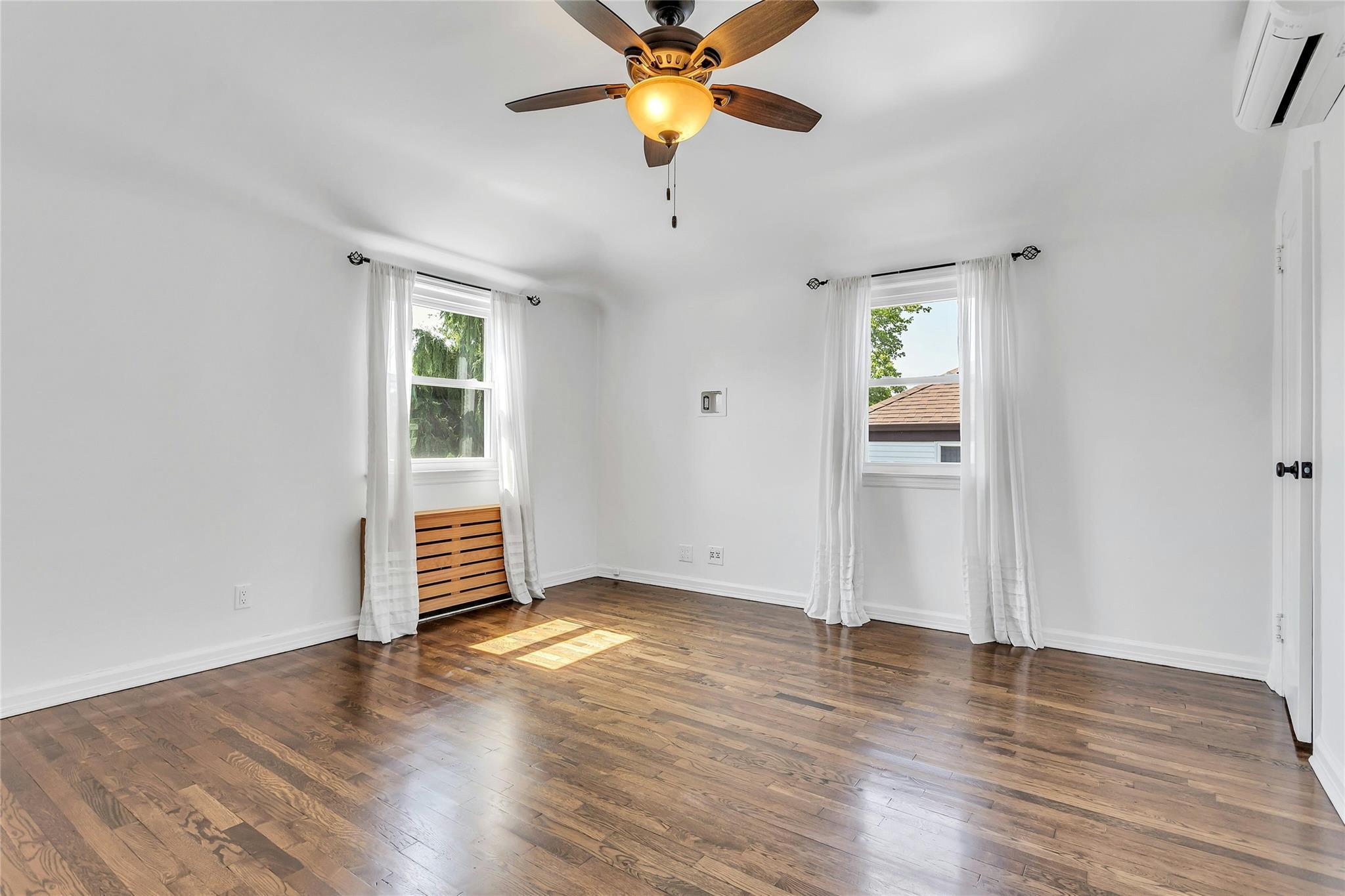 Single Family 211th  Queens, NY 11364, MLS-872400-12