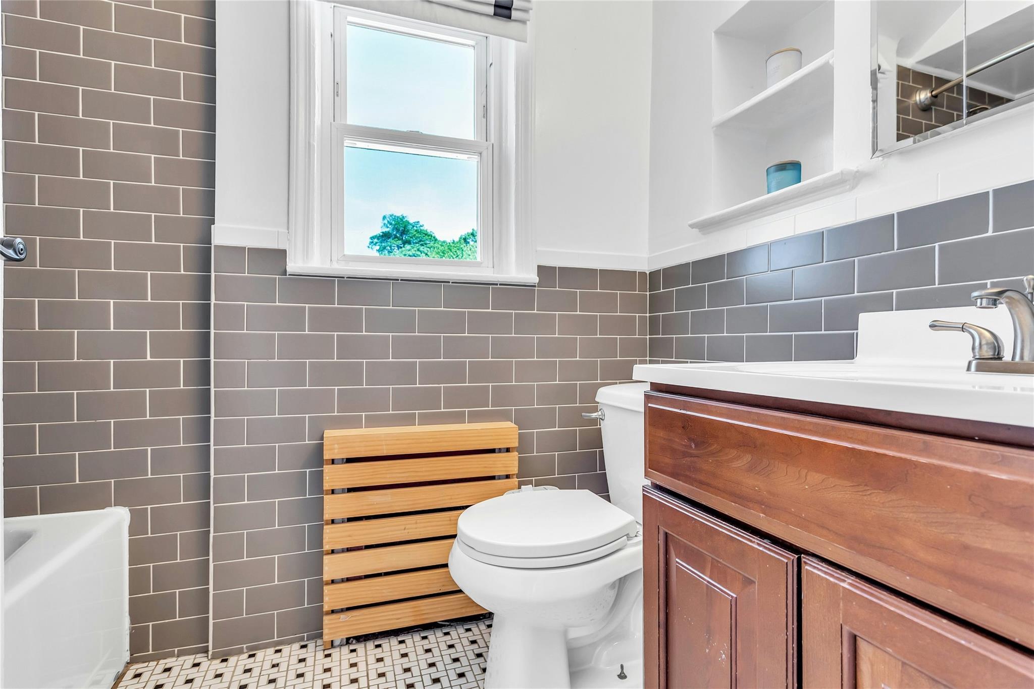 Single Family 211th  Queens, NY 11364, MLS-872400-14