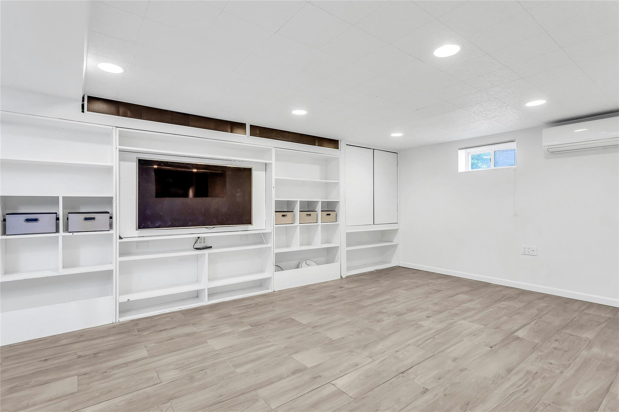 Single Family 211th  Queens, NY 11364, MLS-872400-15