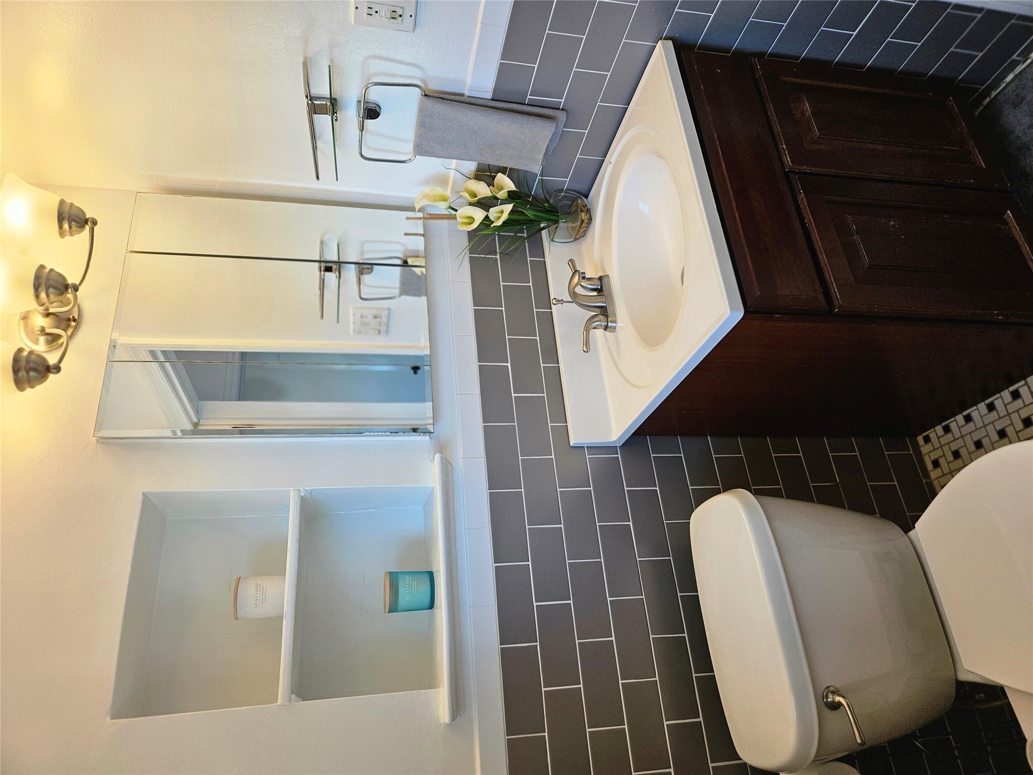 Single Family 211th  Queens, NY 11364, MLS-872400-22