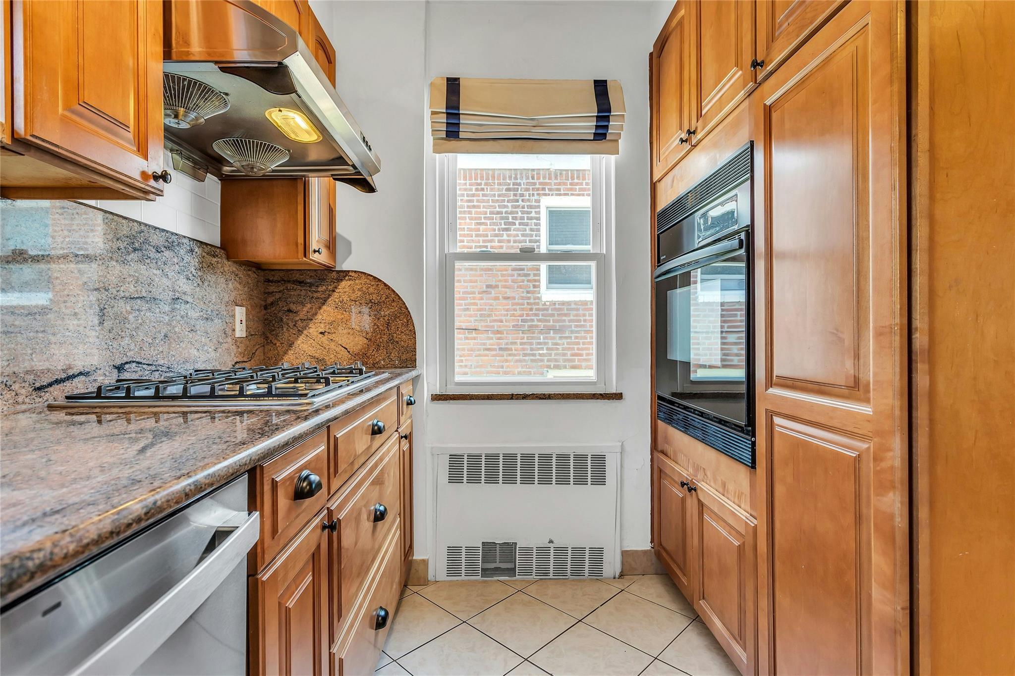 Single Family 211th  Queens, NY 11364, MLS-872400-8