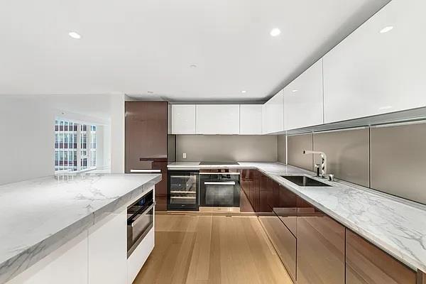 Apartment 52nd  Manhattan, NY 10019, MLS-872407-5