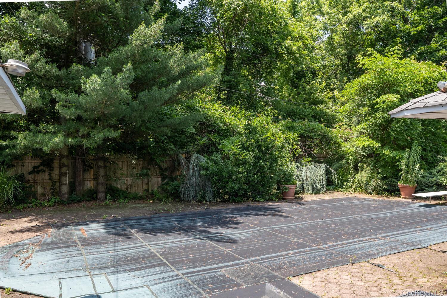 Single Family Locust Nassau County, NY 11577, MLS-872414-21