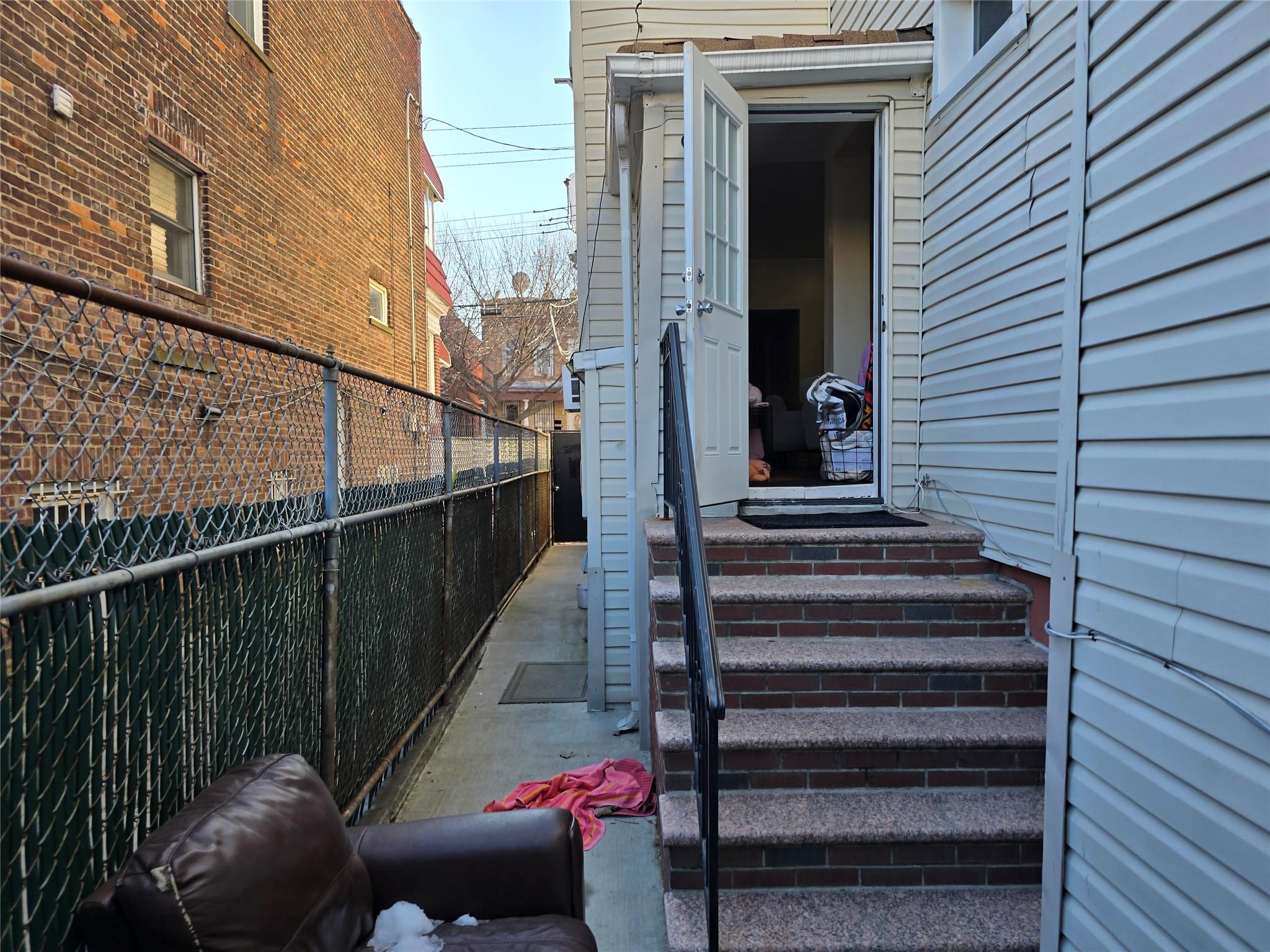 Single Family Lincoln  Brooklyn, NY 11208, MLS-872423-30