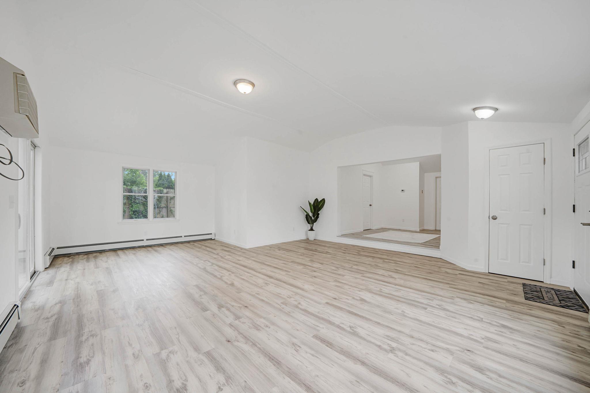Single Family Greene  Suffolk County, NY 11776, MLS-872428-32