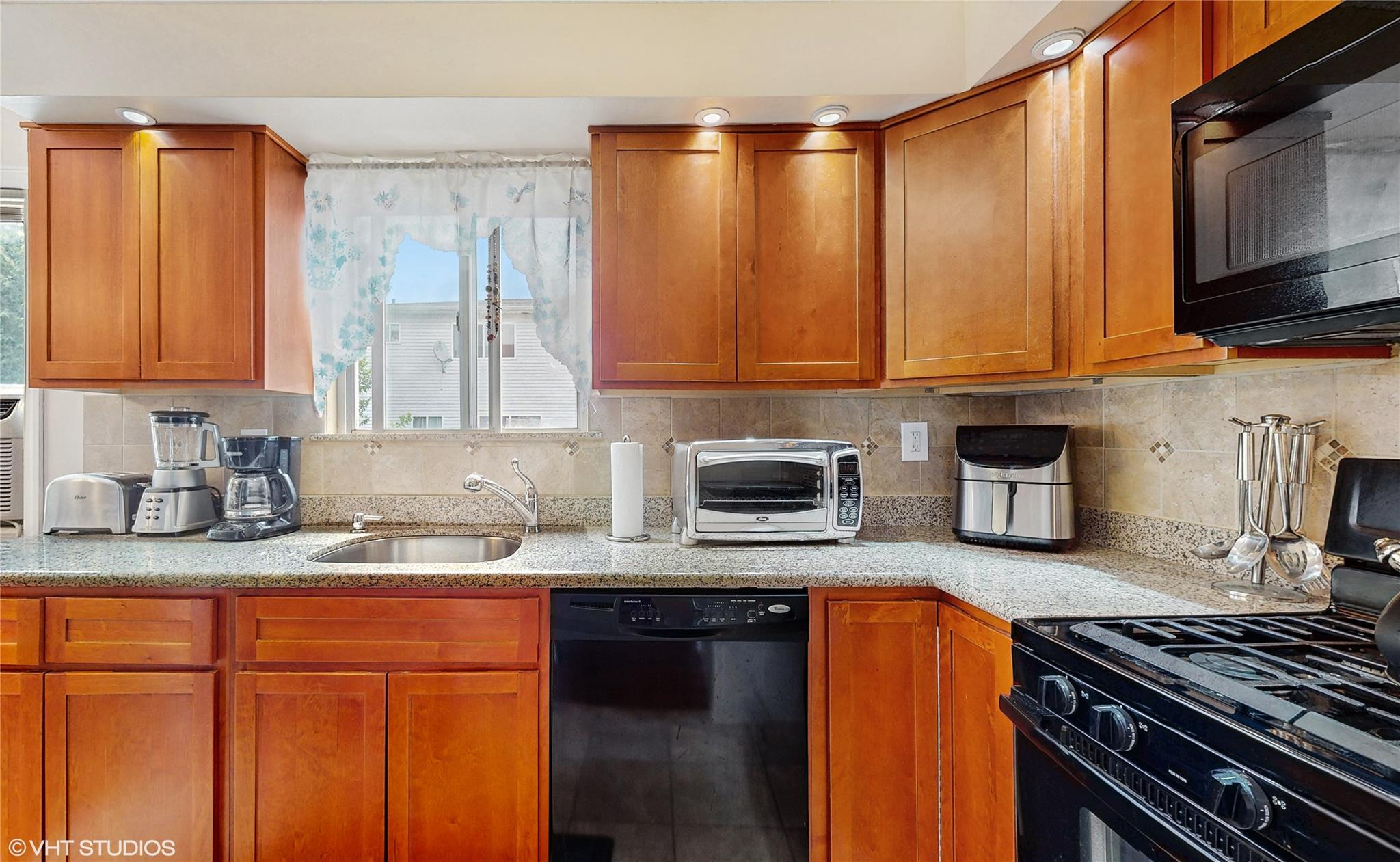 Single Family Grandview Avenue  Staten Island, NY 10303, MLS-872434-5