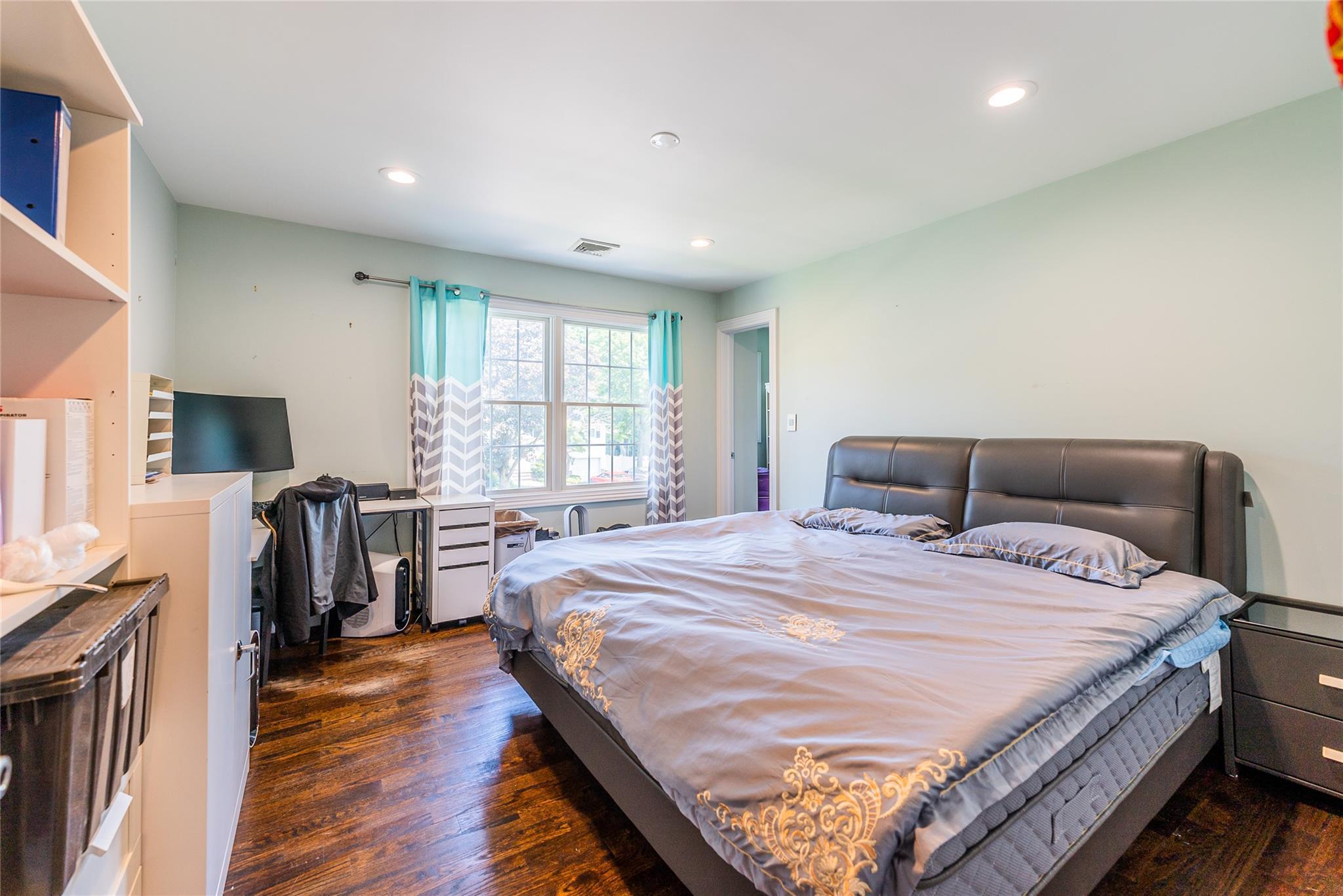 Single Family Frederick  Nassau County, NY 11803, MLS-872448-11