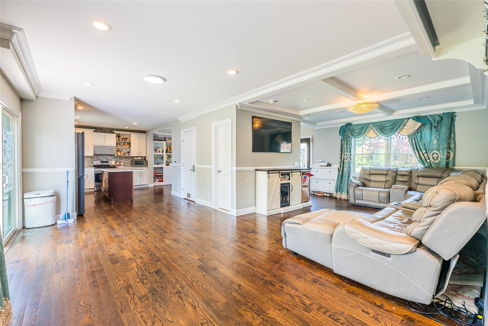 Single Family Frederick  Nassau County, NY 11803, MLS-872448-25