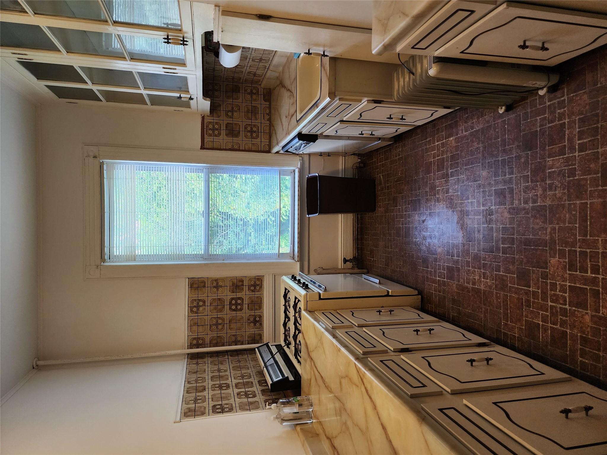 Single Family 30th  Queens, NY 11102, MLS-872487-13