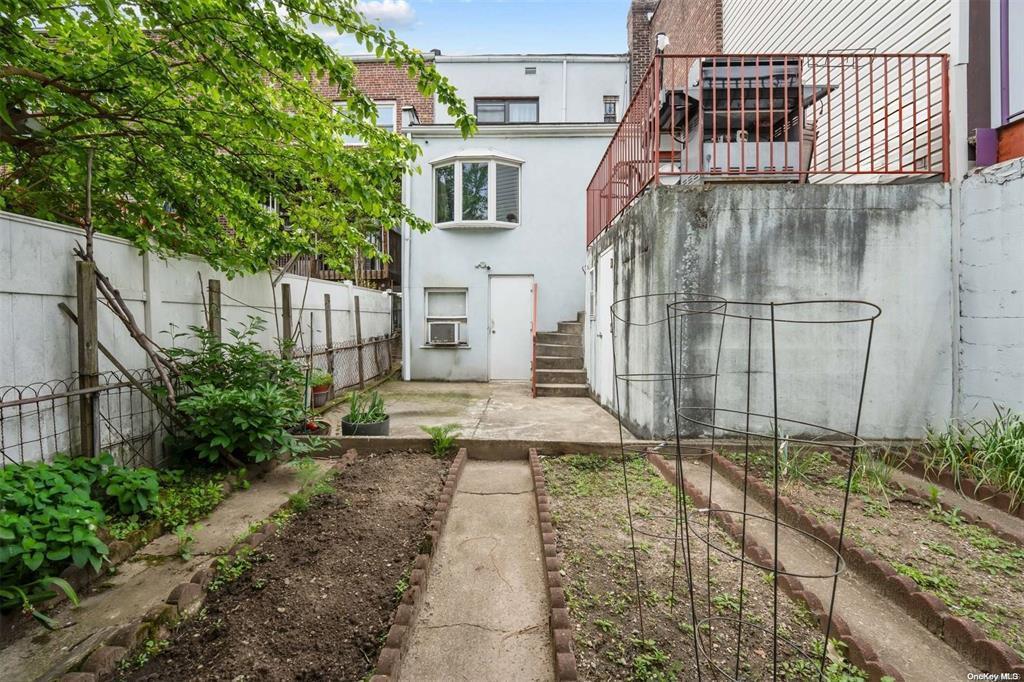 Single Family 69th  Queens, NY 11377, MLS-872511-26