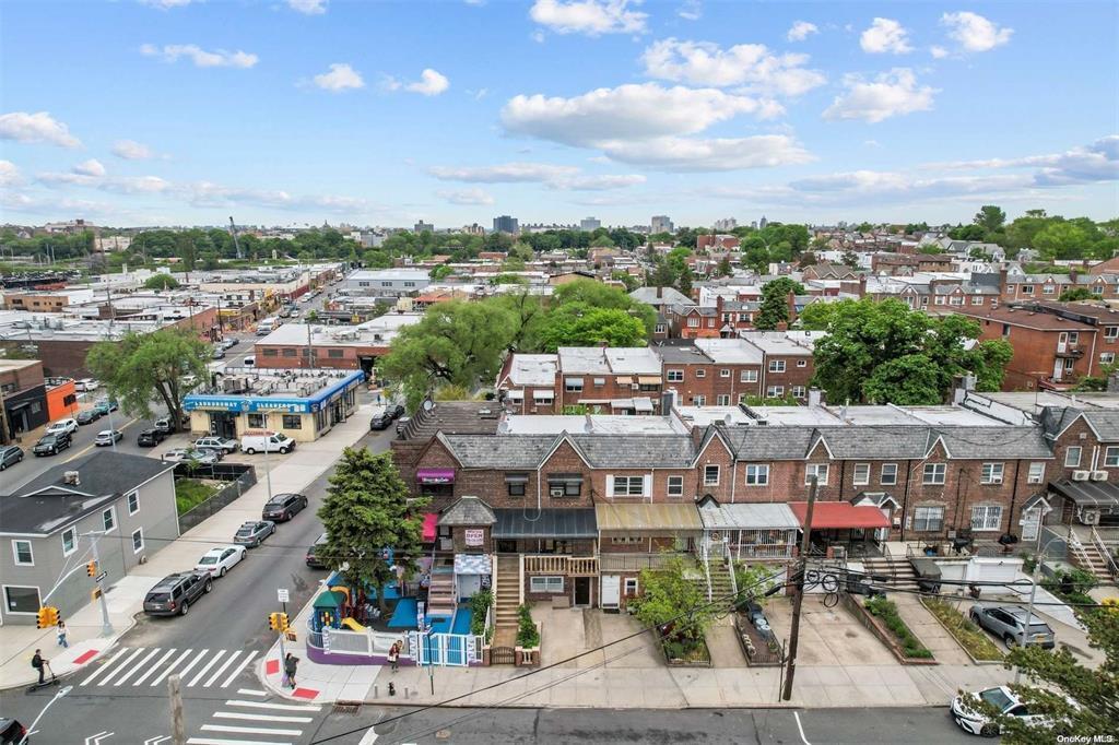 Single Family 69th  Queens, NY 11377, MLS-872511-28