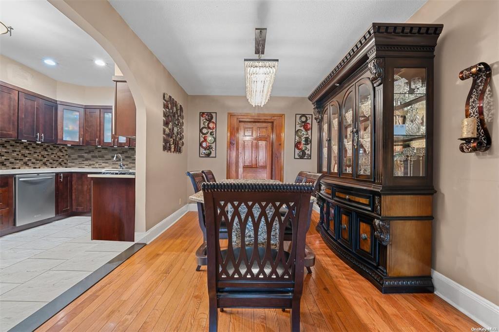 Single Family 69th  Queens, NY 11377, MLS-872511-7