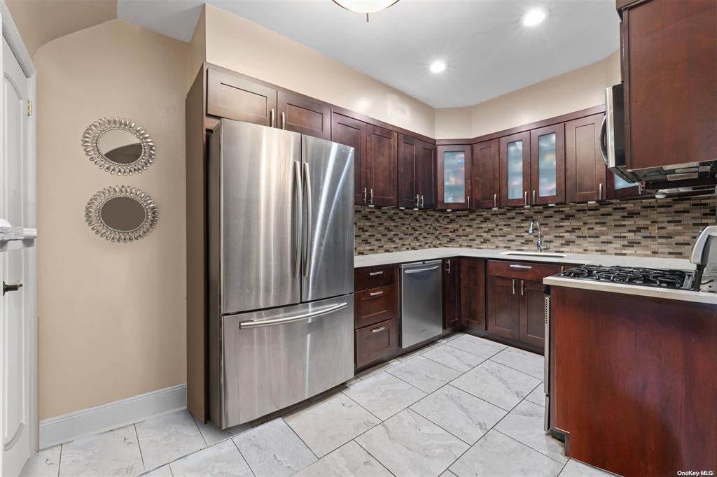 Single Family 69th  Queens, NY 11377, MLS-872511-8