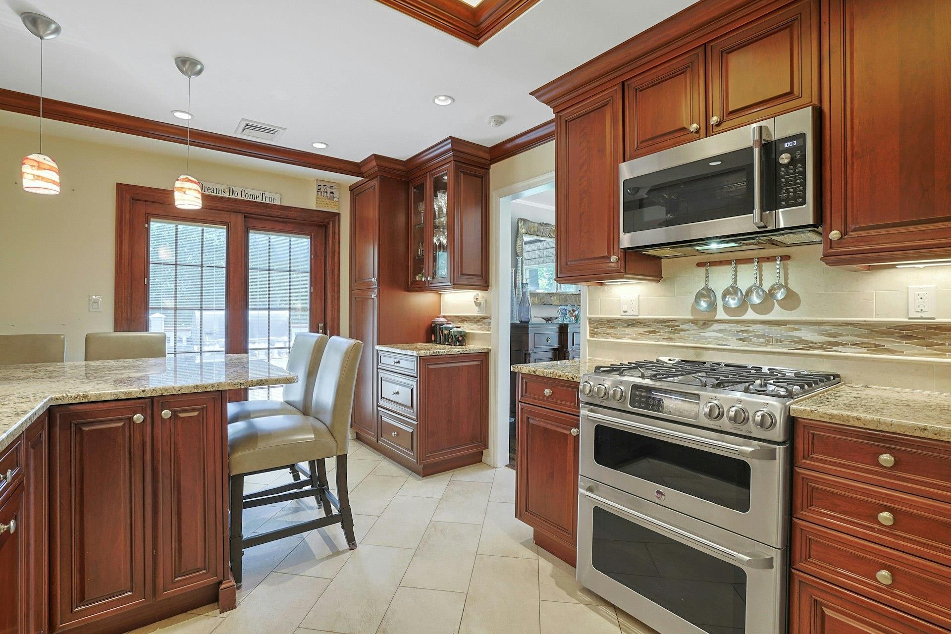 Single Family Hillandale  Westchester County, NY 10804, MLS-872518-10