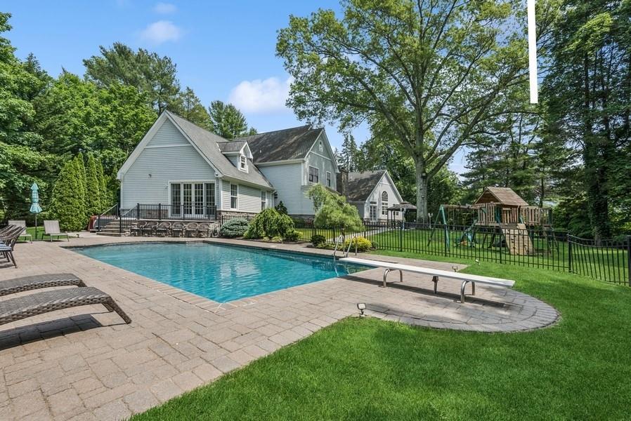 Single Family The Brae  Nassau County, NY 11797, MLS-872528-45