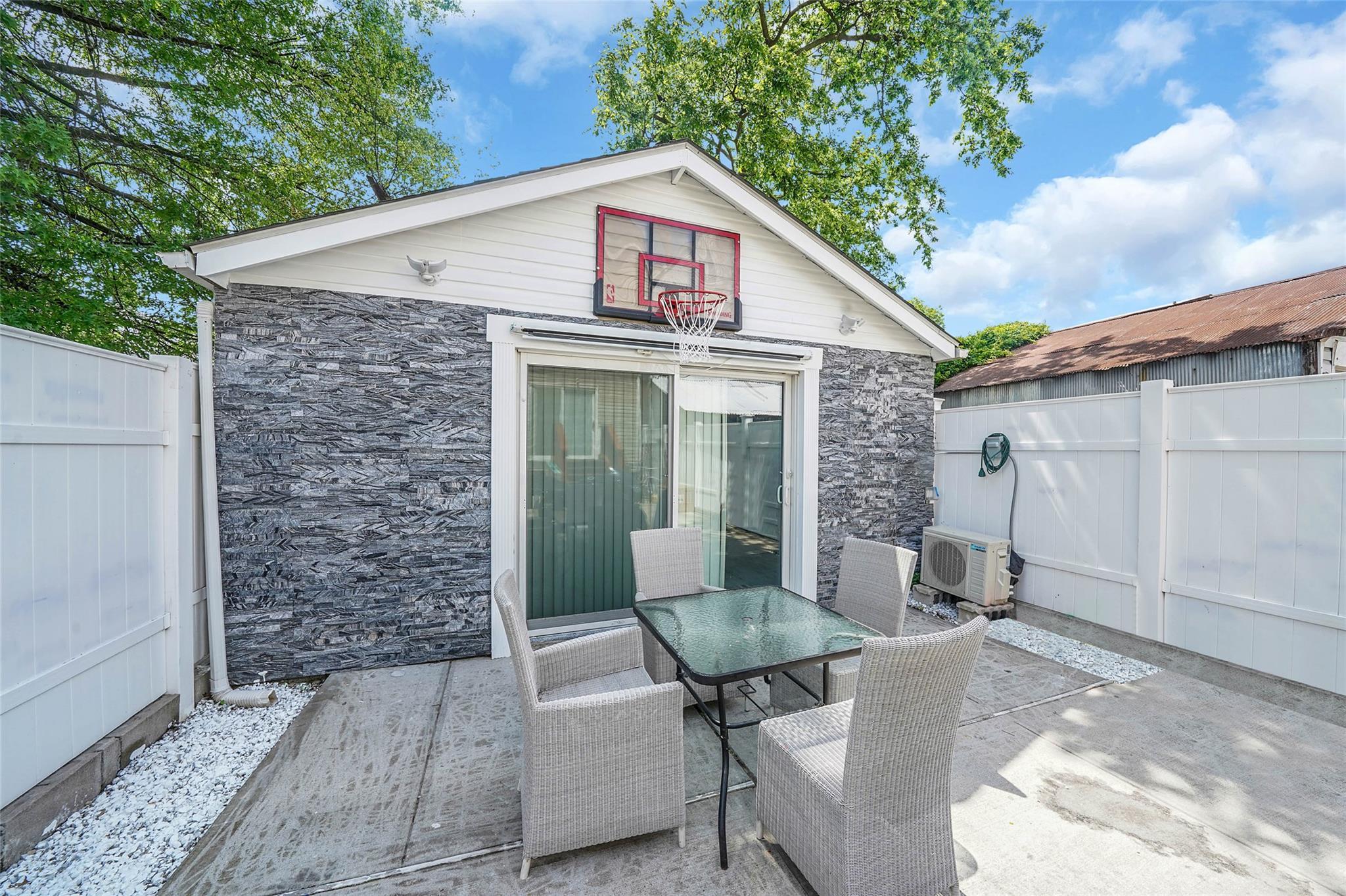 Single Family 110th  Queens, NY 11418, MLS-872534-4