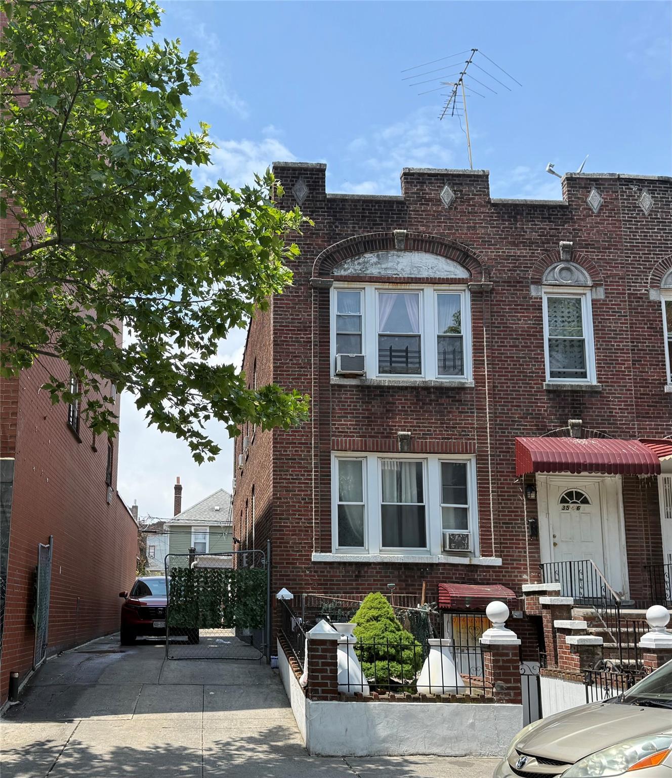Single Family 92 St  Queens, NY 11372, MLS-872567-4