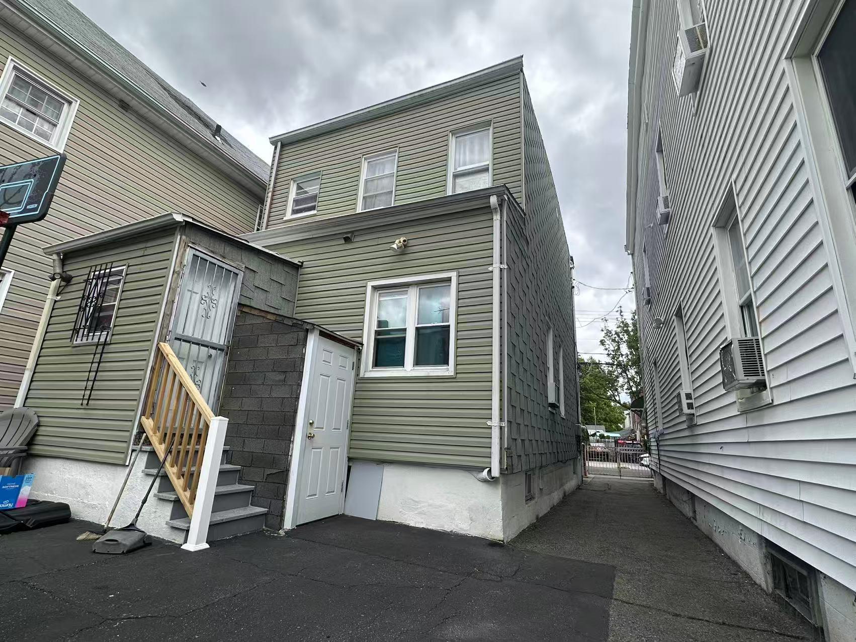 Single Family 35th  Queens, NY 11368, MLS-872599-8