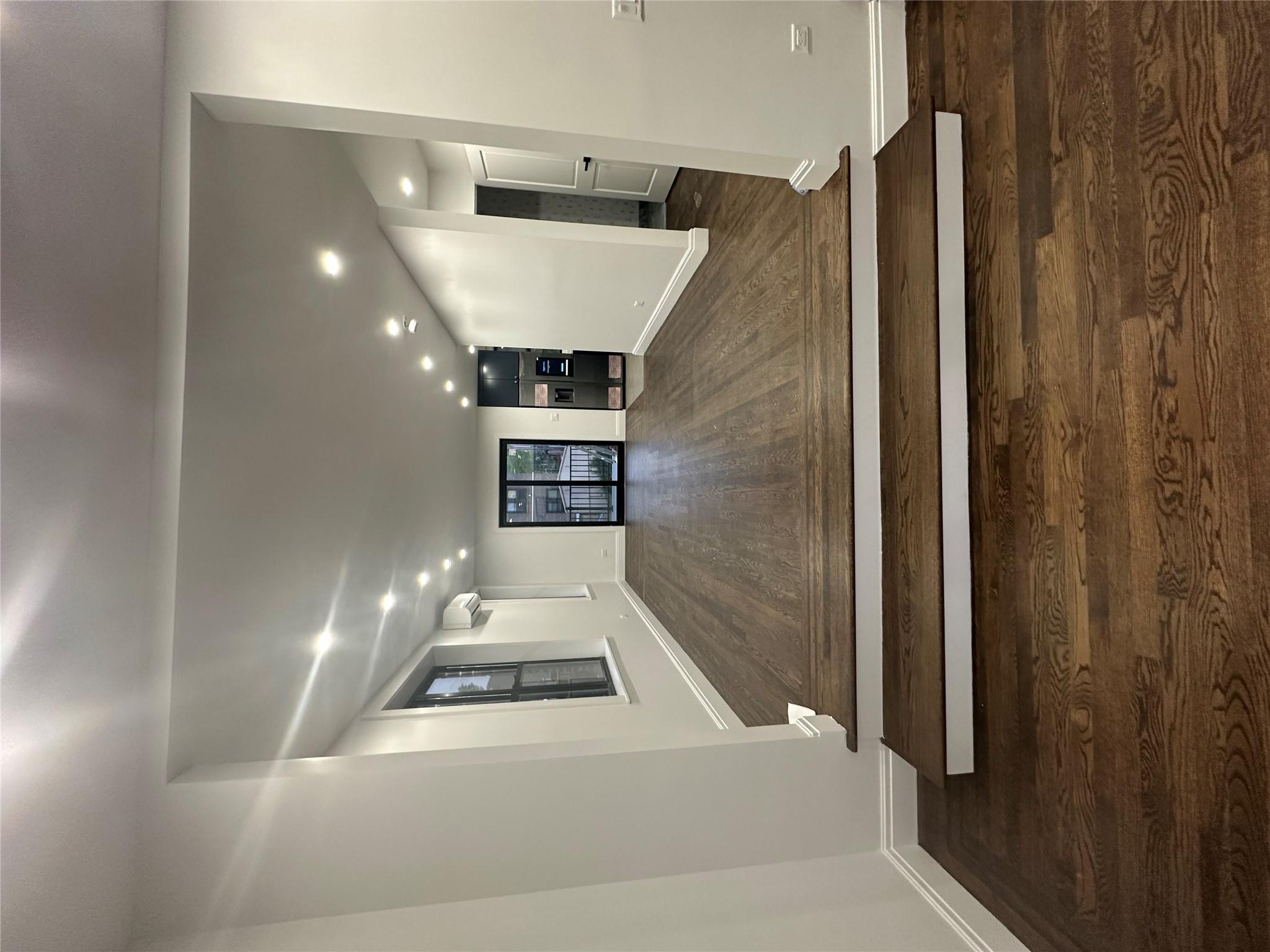 Single Family Tenbroeck Ave  Bronx, NY 10461, MLS-872608-22