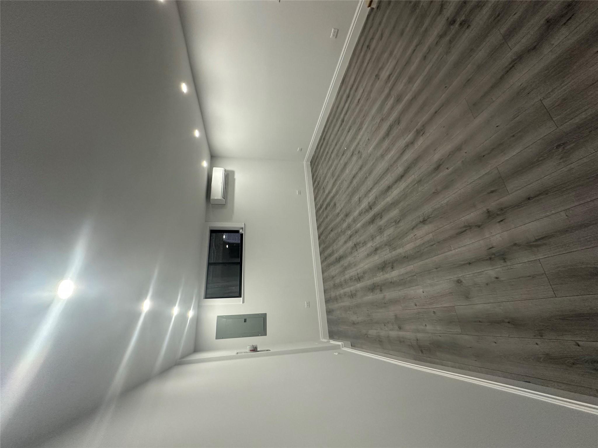 Single Family Tenbroeck Ave  Bronx, NY 10461, MLS-872608-25