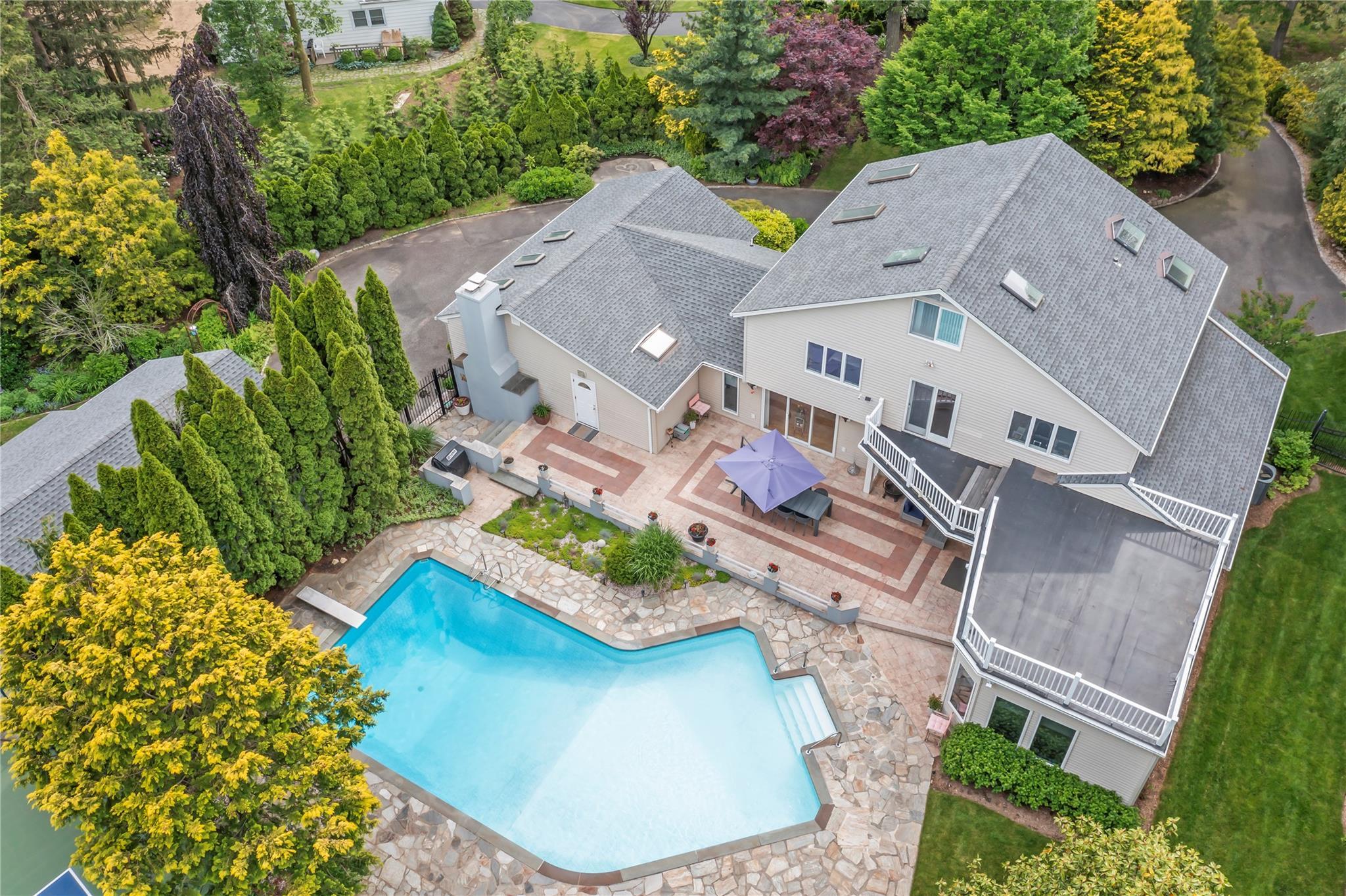 Single Family Oakmere  Suffolk County, NY 11768, MLS-872613-28