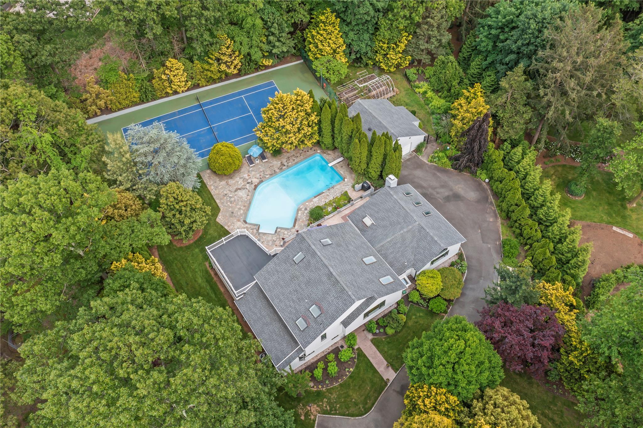 Single Family Oakmere  Suffolk County, NY 11768, MLS-872613-3