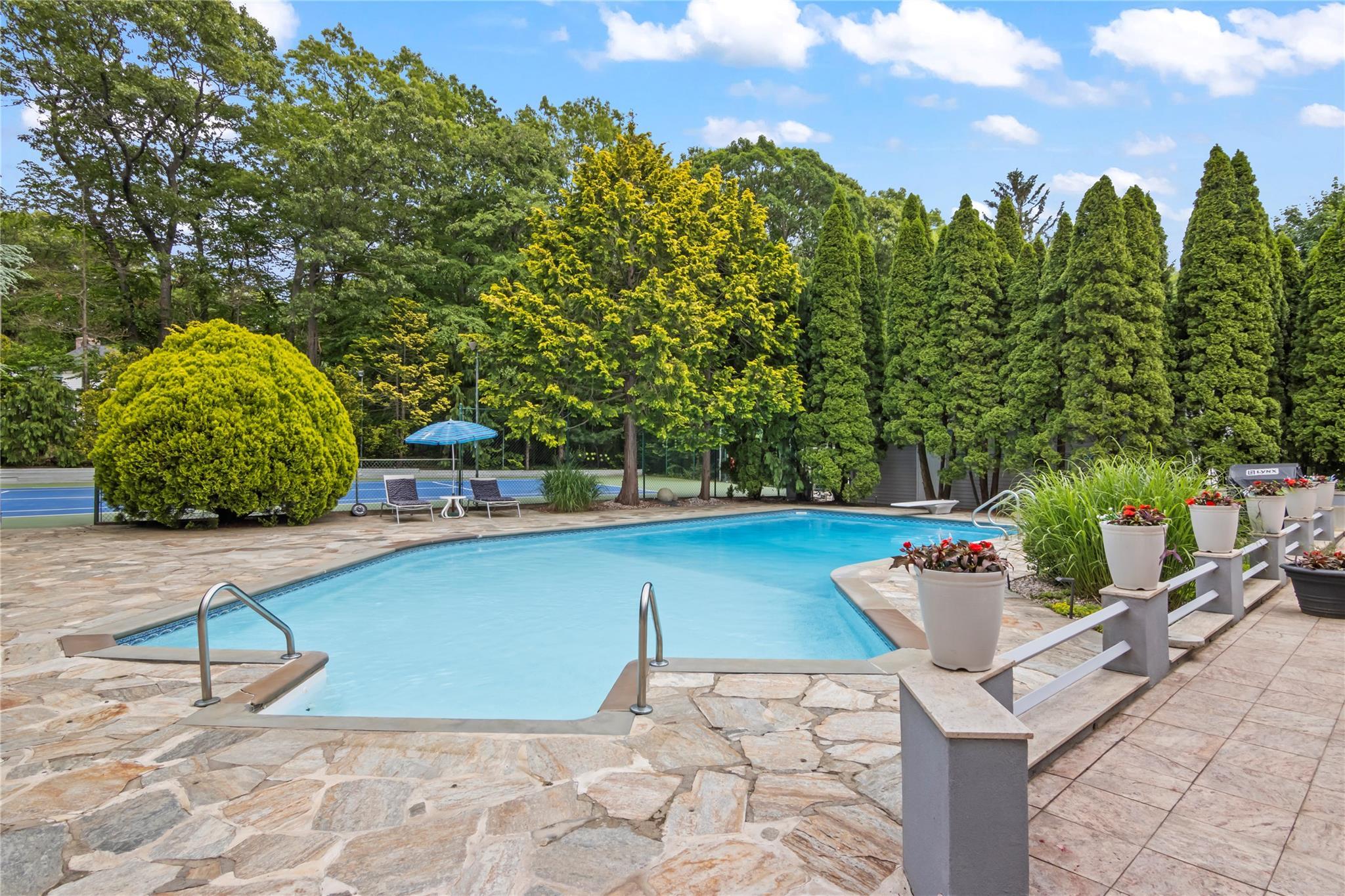 Single Family Oakmere  Suffolk County, NY 11768, MLS-872613-32