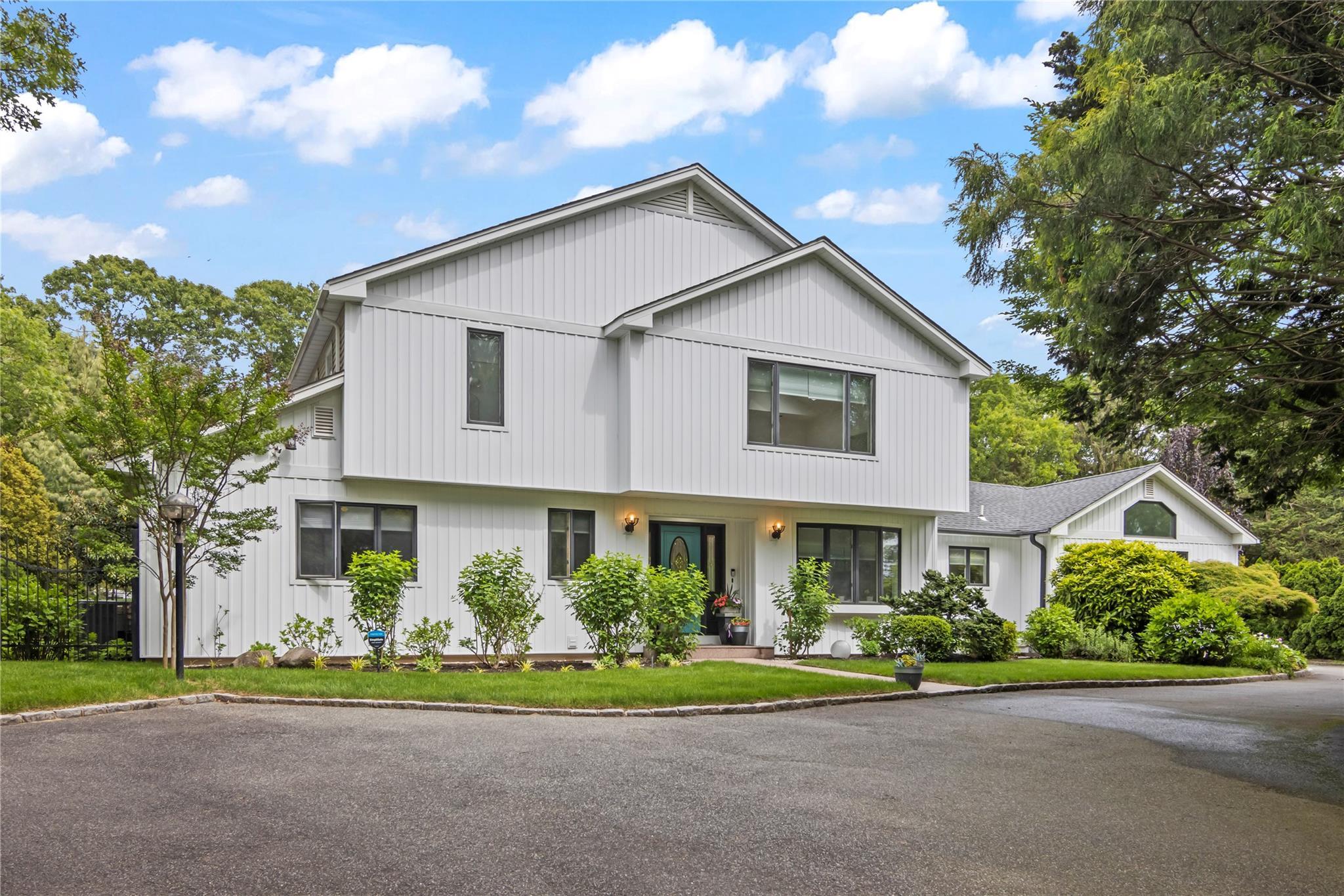 Single Family Oakmere  Suffolk County, NY 11768, MLS-872613-37
